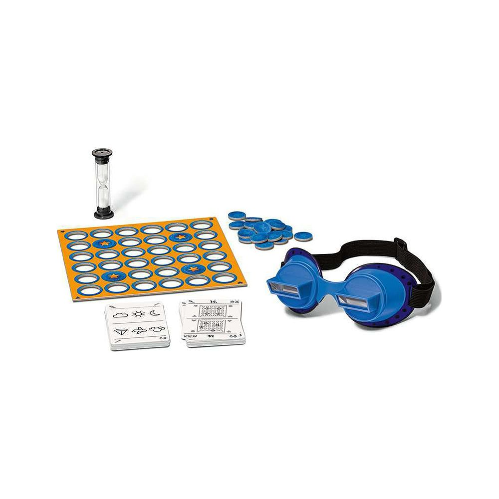 Spielutensilien: Sanduhr, Spielbrett, Chips, Brille und Karten mit Symbolen.