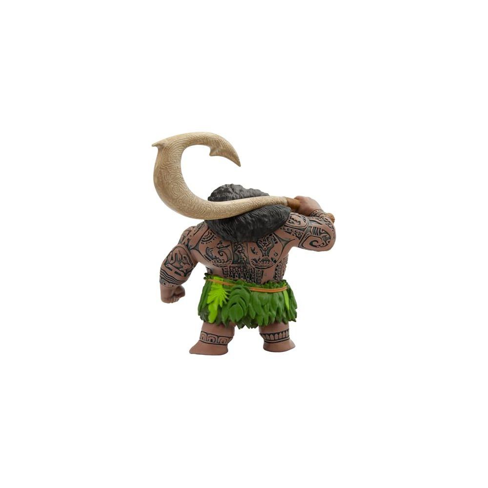 Maui mit Haken über der Schulter, grüne Lendentücher, tätowierter Körper.