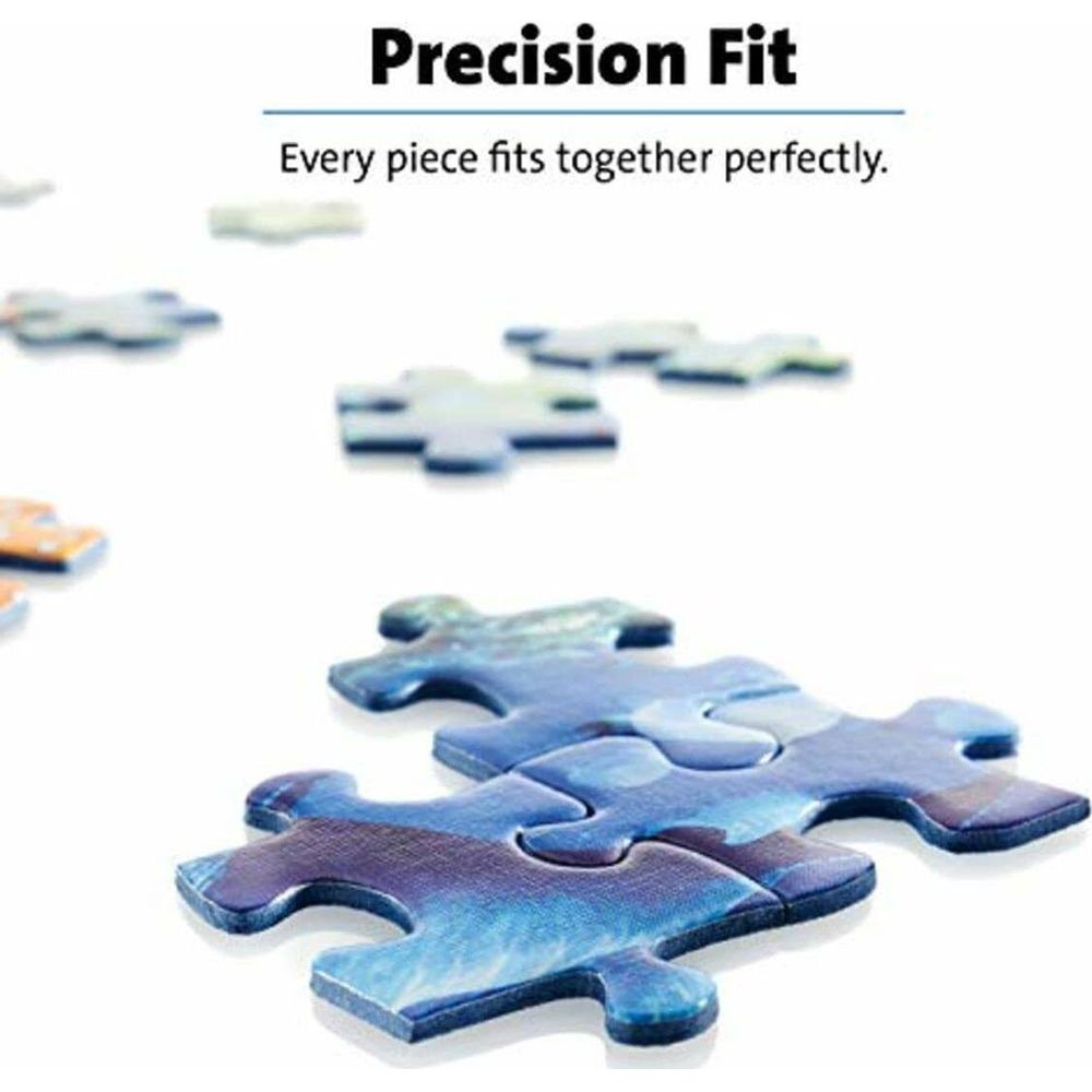 Elementy puzzli, niektóre połączone, na białym tle.