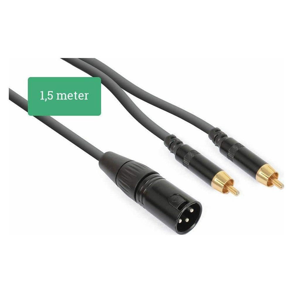 Un cable de audio negro con conector XLR y dos conectores RCA.