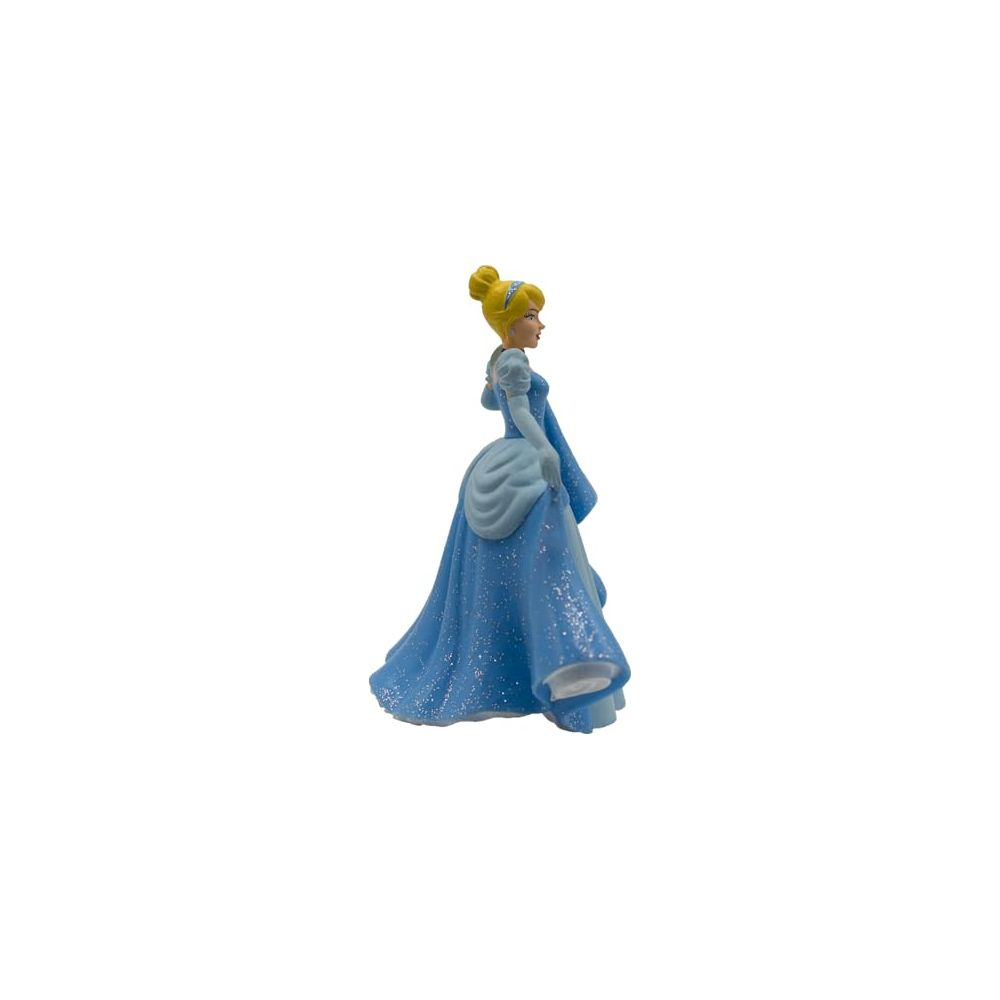 Figura de Cenicienta con vestido azul brillante, moño rubio, sobre fondo blanco.