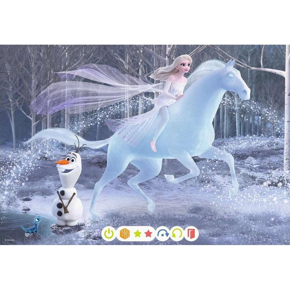 Elsa reitet auf einem Eis-Pferd durch einen verschneiten Wald mit Olaf.