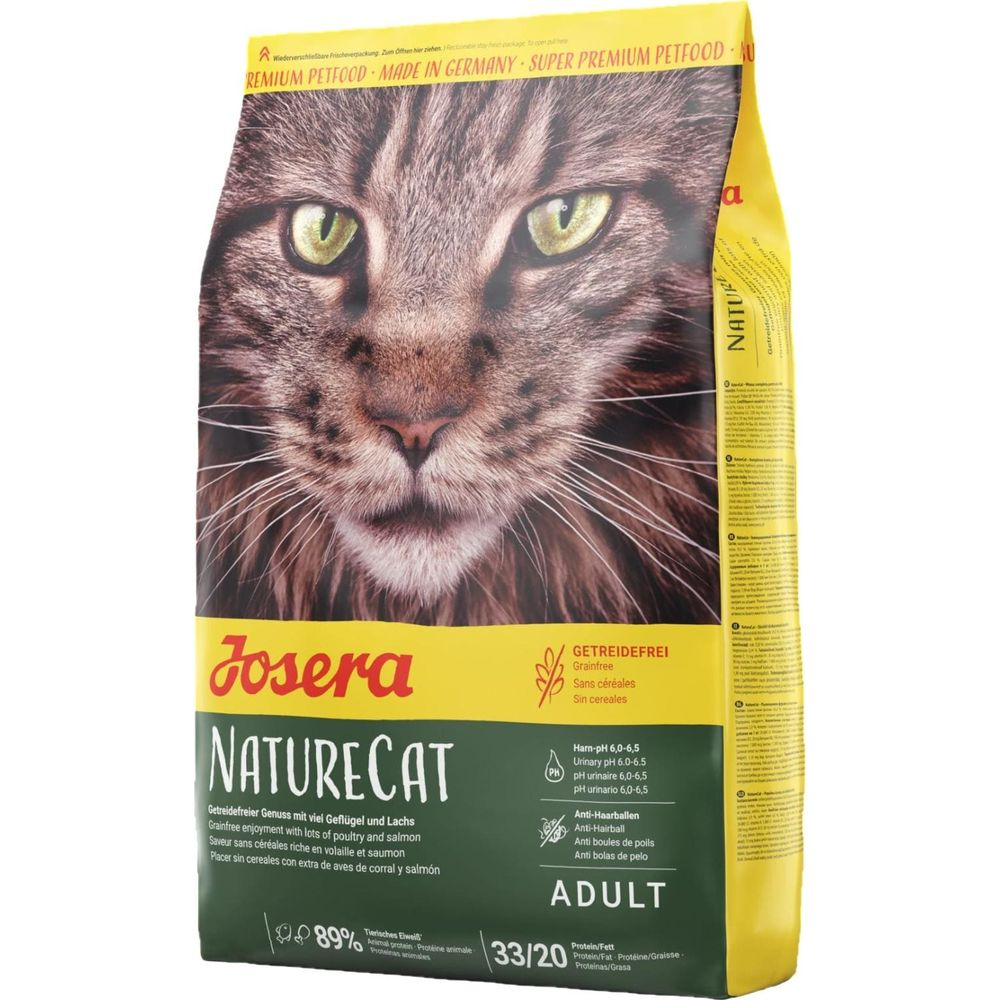 Torba suchej karmy Josera NatureCat Adult dla kotów z portretem kota.