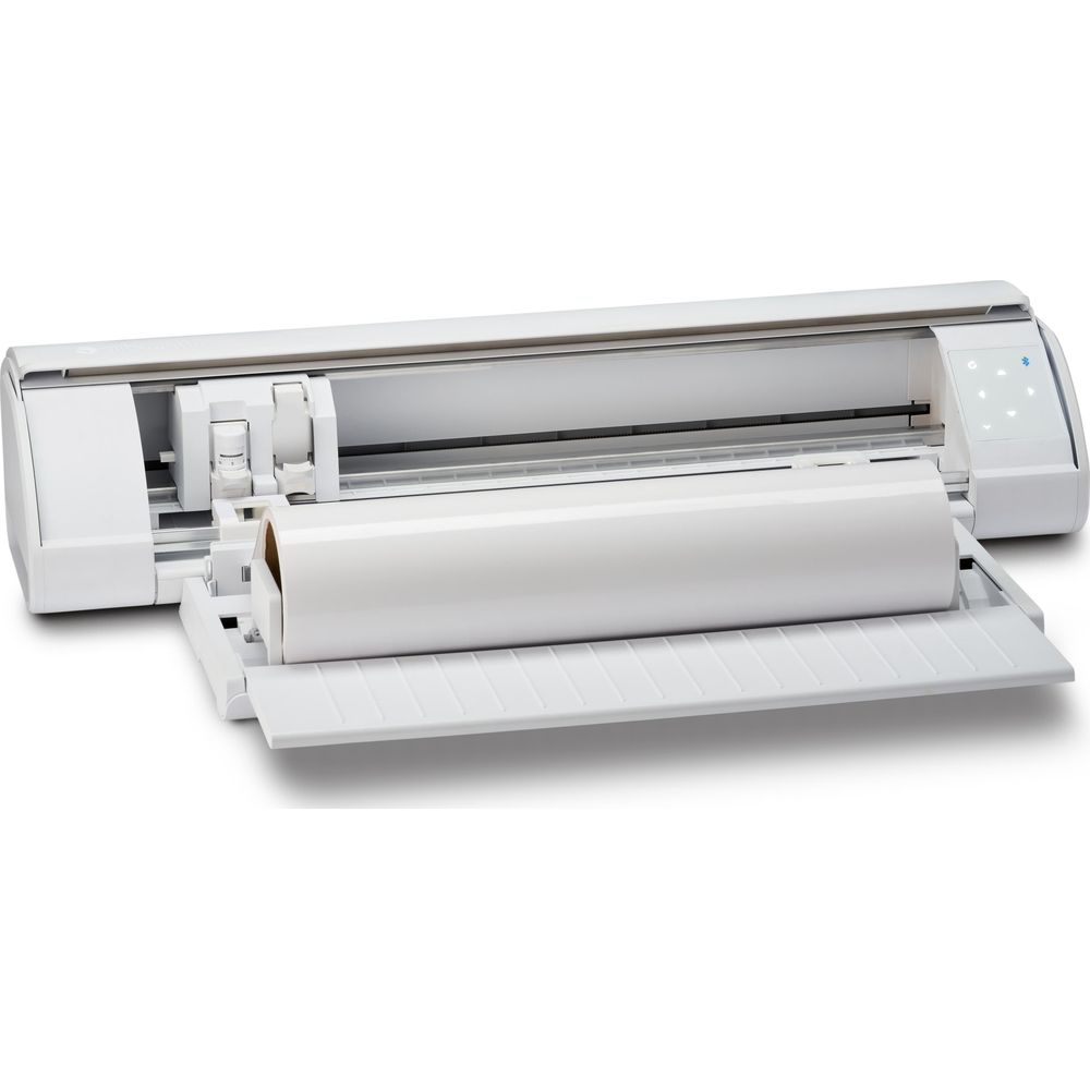 Ein weißer Schneideplotter mit aufgerollter weißer Folie auf der vorderen Ablage.