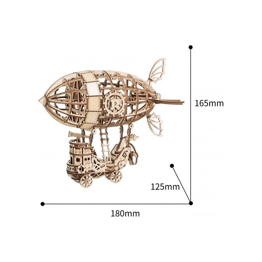 Modèle en bois d'un dirigeable avec nacelle et ailerons. Les dimensions sont indiquées.