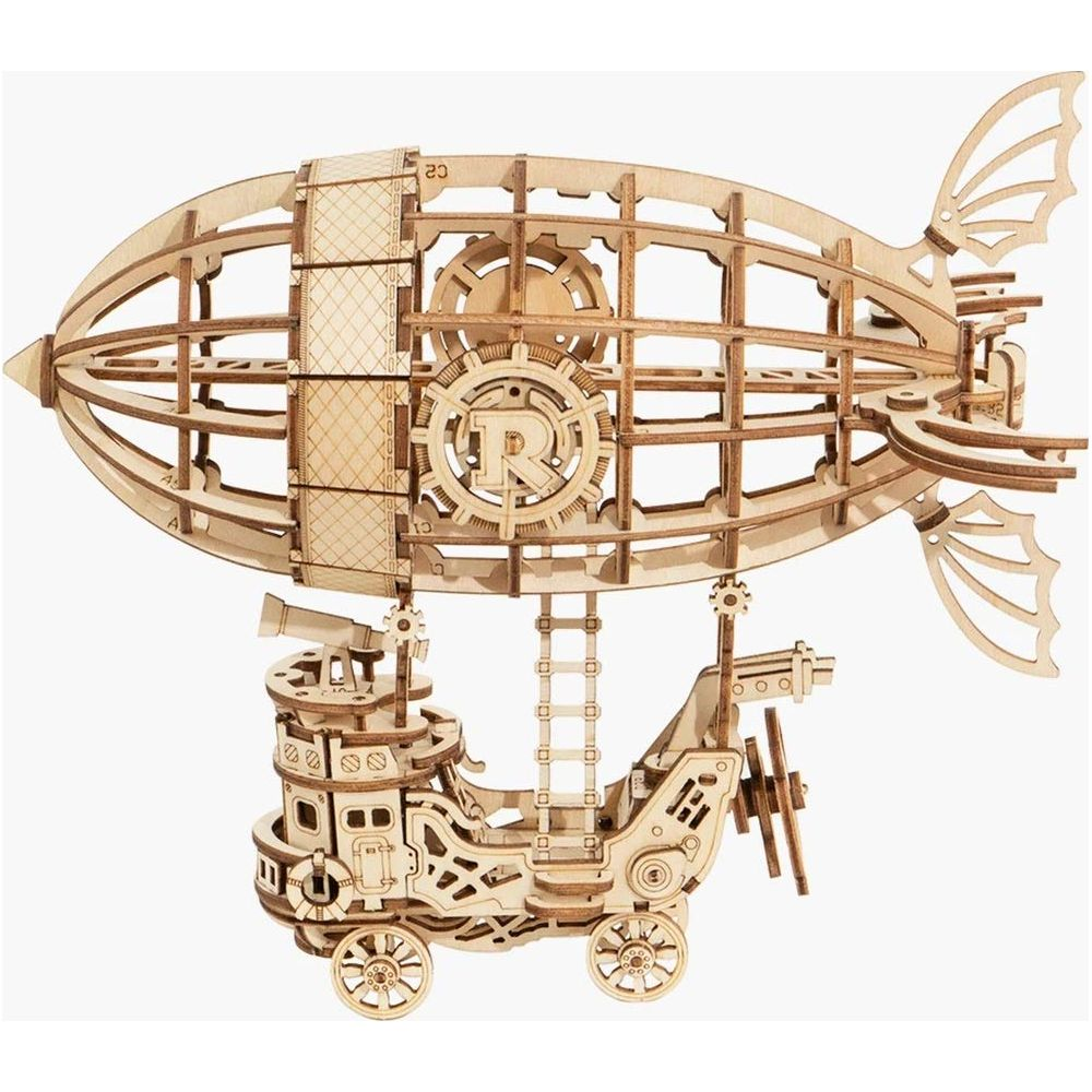 Modèle en bois d'un dirigeable avec nacelle et roues.