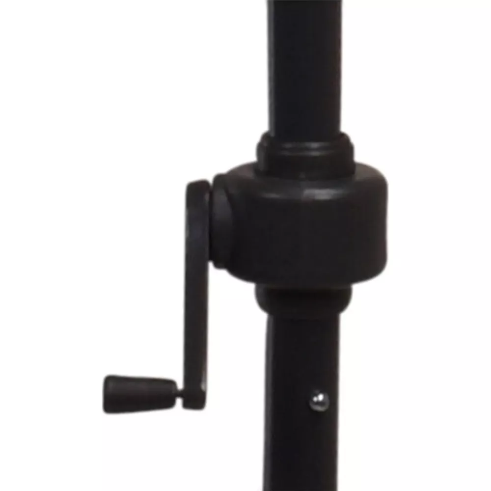 Schwarzer Kurbelmechanismus an einem dunklen Mast, mit Schraube.