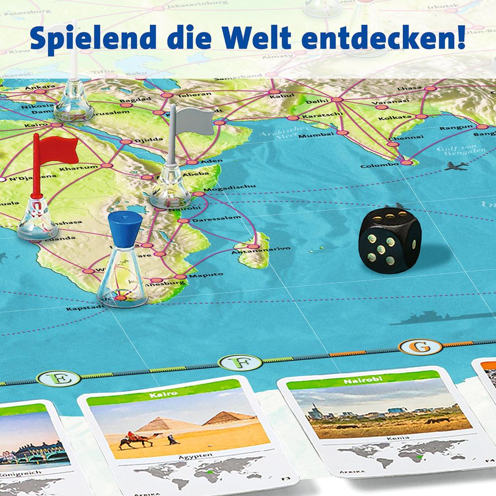 Spielbrett mit Weltkarte, Spielsteinen, Würfel und Länderkarten.