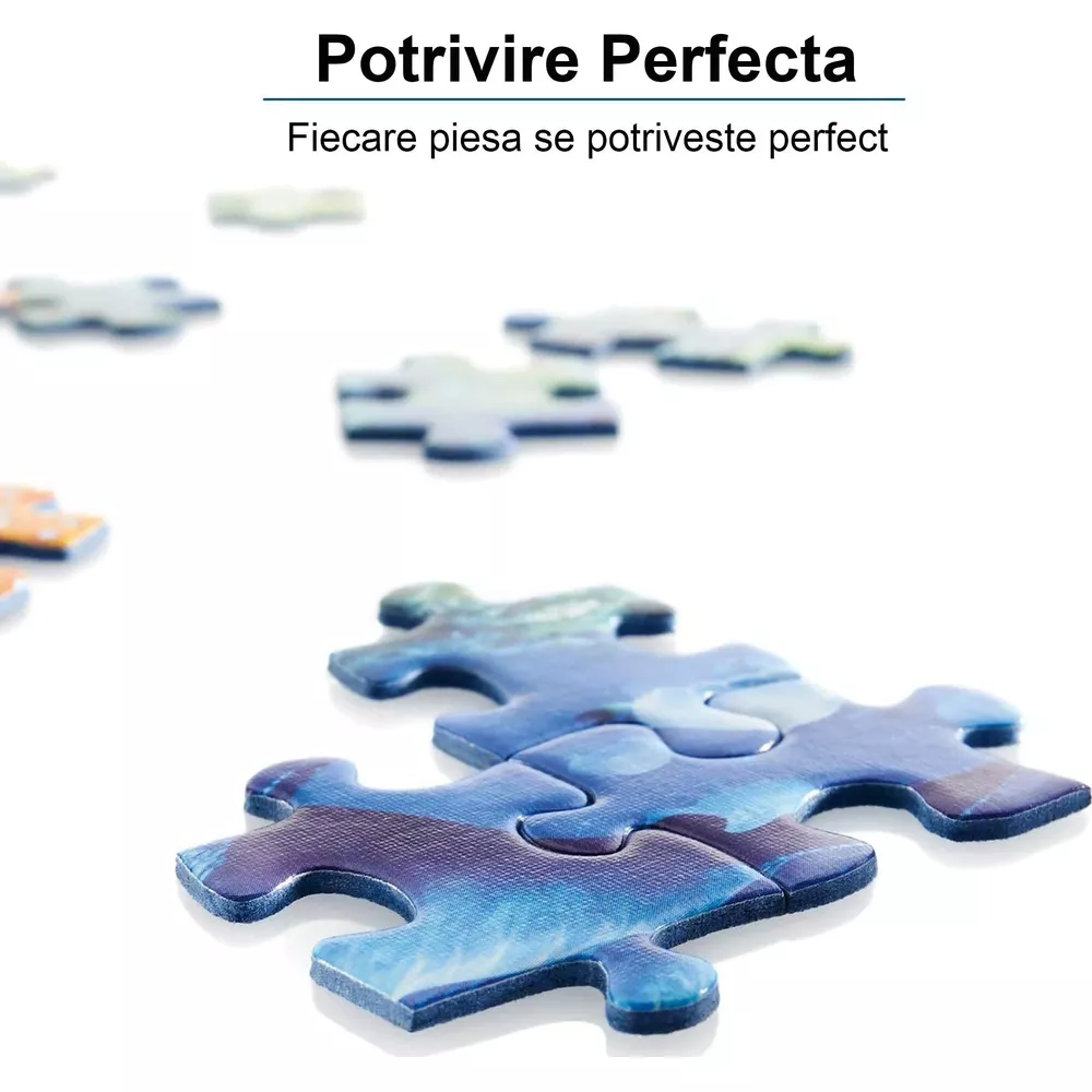 Kilka elementów puzzli z niebieskimi i fioletowymi wzorami na białym tle.