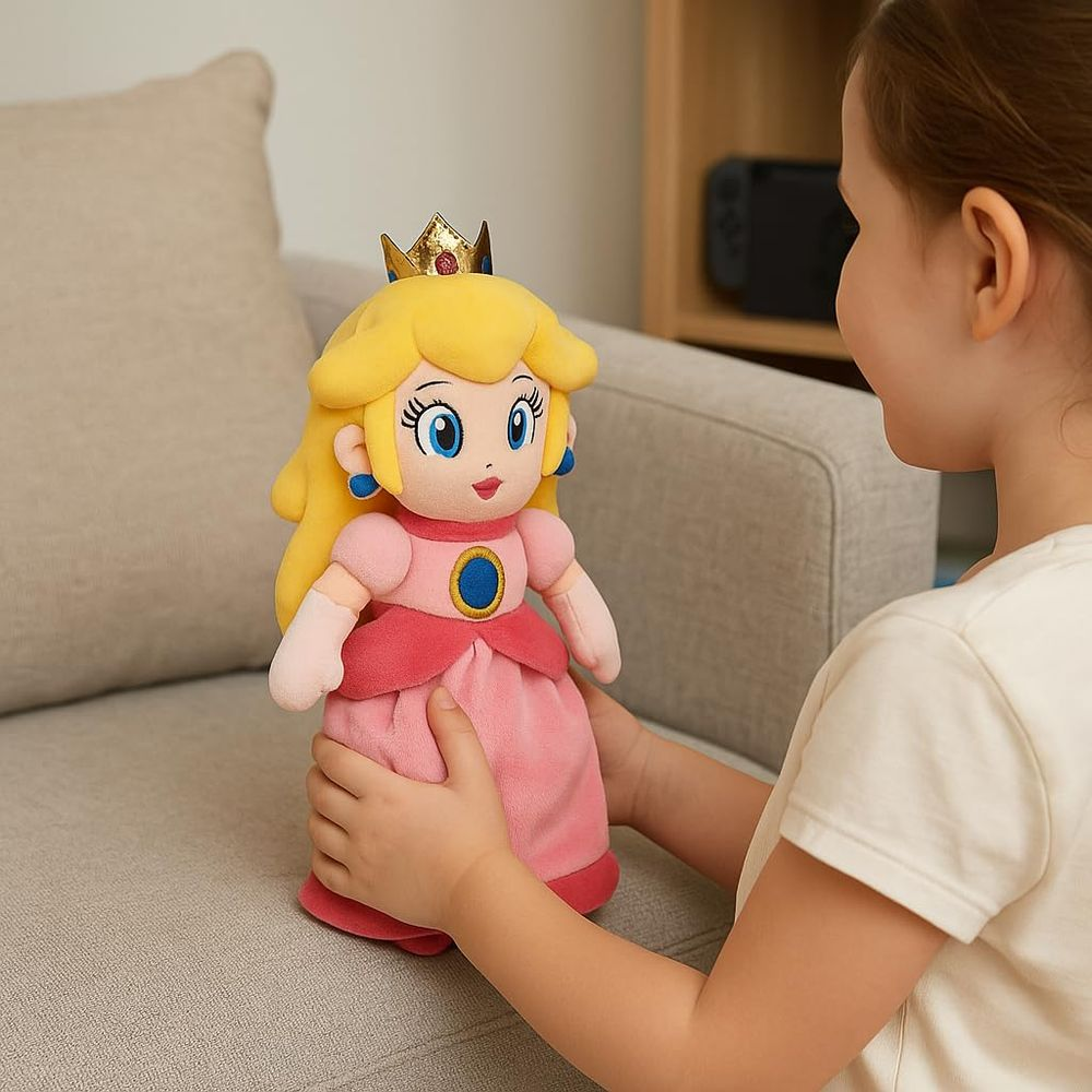 Una niña sostiene una muñeca de Princesa Peach con corona y vestido rosa.