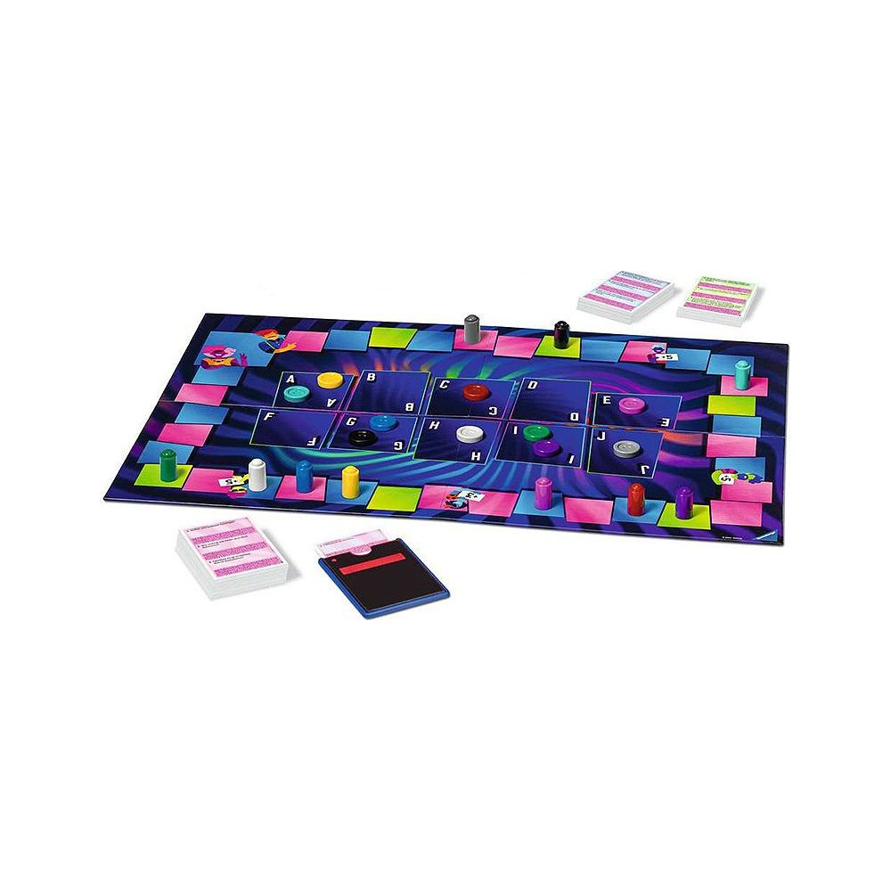 Gioco da tavolo con caselle colorate, pedine e carte.