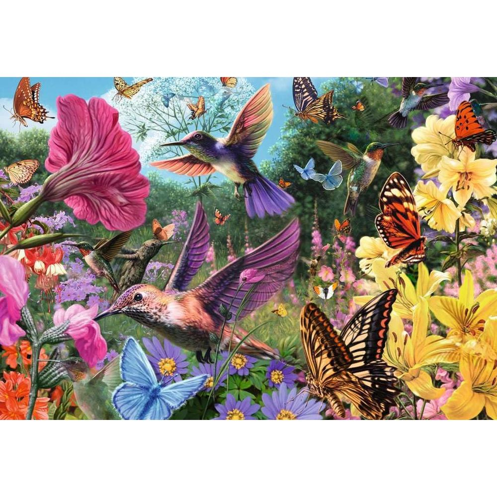 Colibrì e farfalle svolazzano tra fiori colorati e fogliame verde lussureggiante.