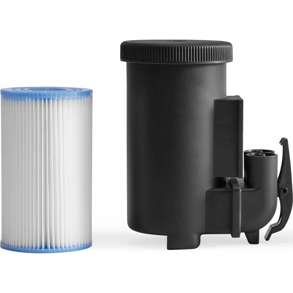 Czarna obudowa filtra obok białego elementu filtrującego.