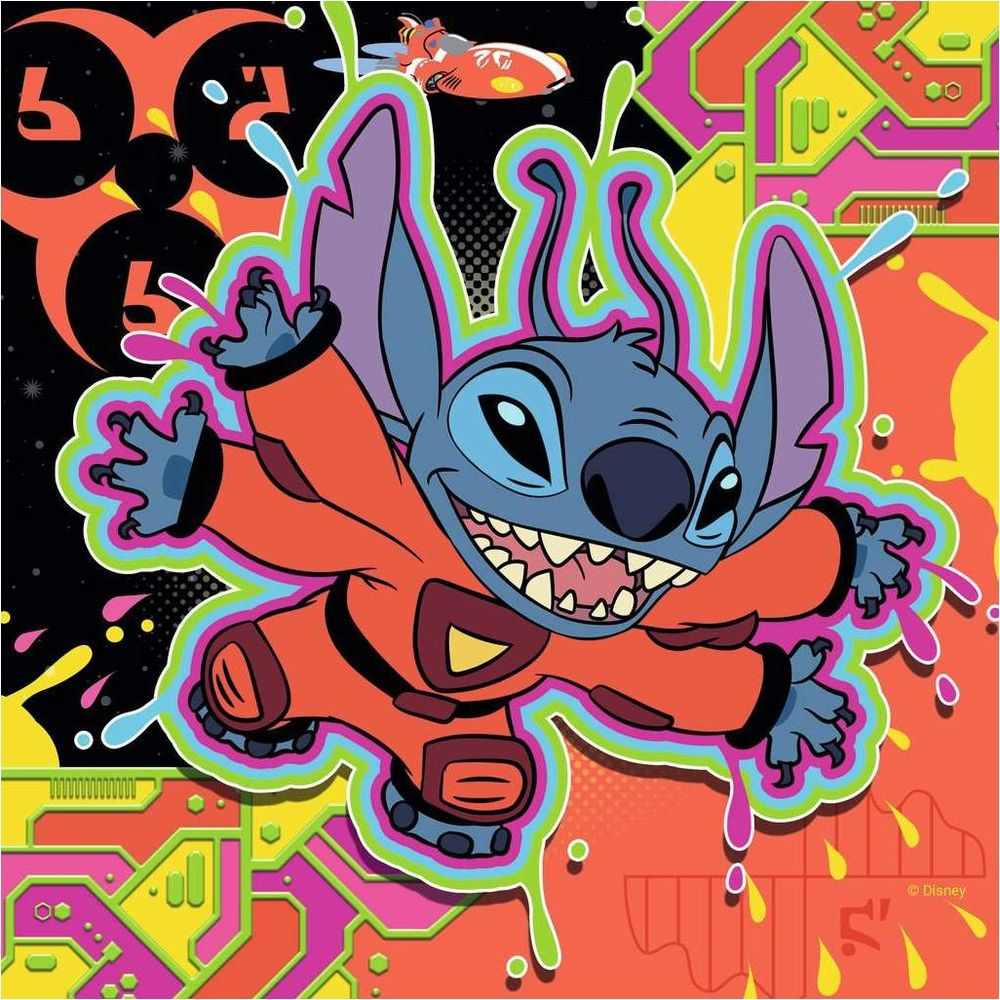 Stitch w pomarańczowym skafandrze leci na kolorowym, abstrakcyjnym tle.
