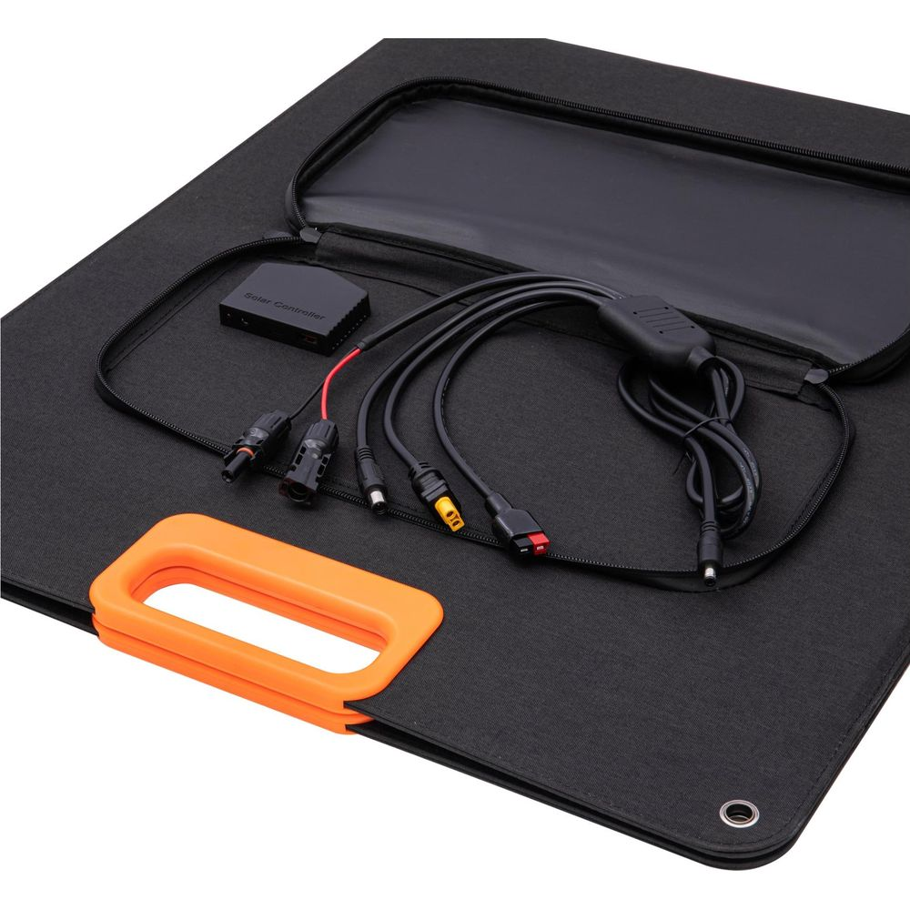 Czarny panel słoneczny z otwartą komorą, kontrolerem solarnym i kablami.