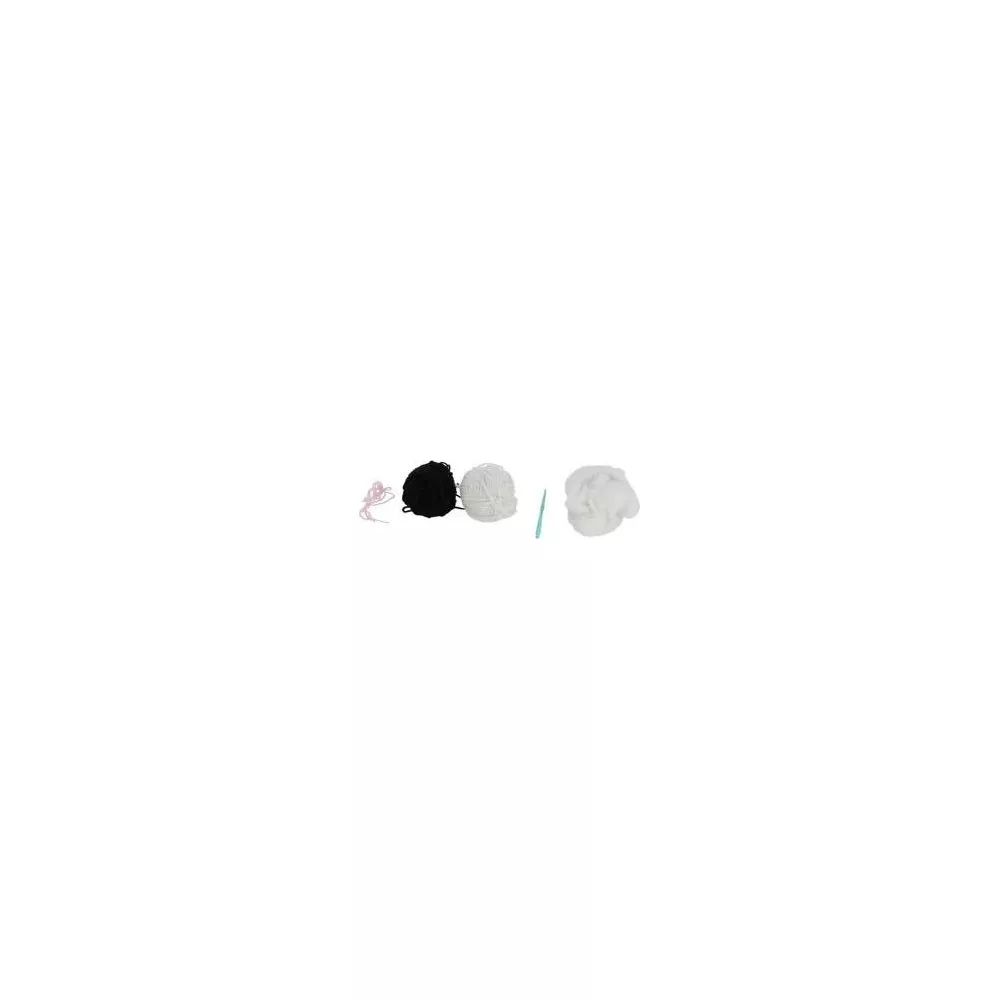 Garnknäuel in Schwarz, Weiß und Hellgrau mit Häkelnadel und rosa Schnur.