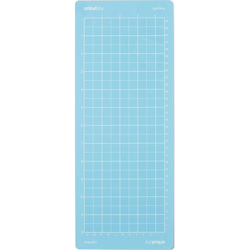 Tapis de découpe Cricut Joy LightGrip bleu clair avec grille blanche et numéros.