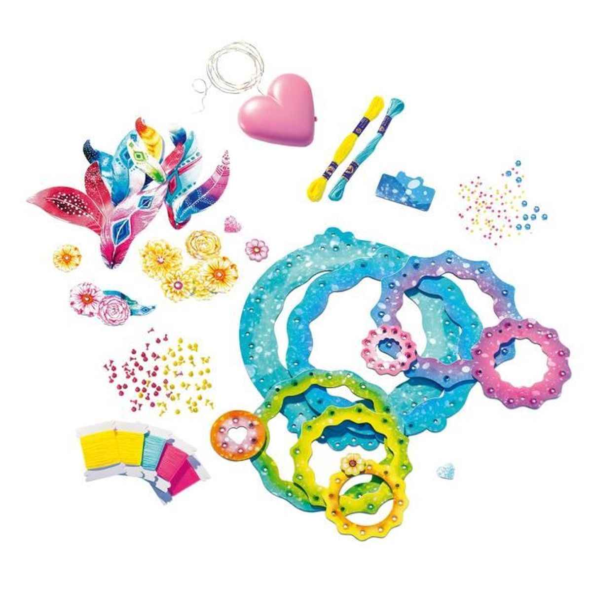 Buntes Bastelset mit Federn, Garn, Ringen und Herzform.
