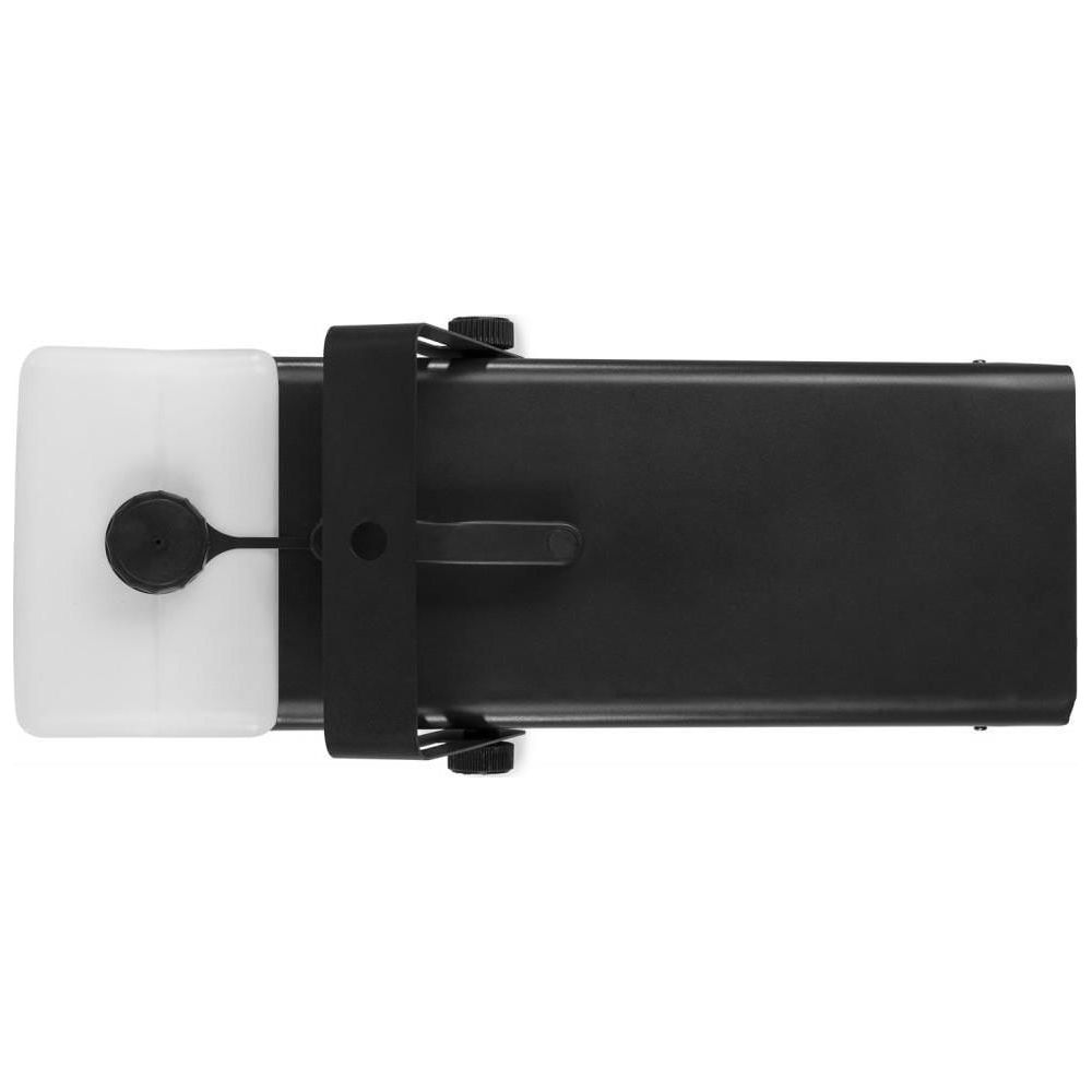 Máquina de humo negra con tanque blanco y soporte.