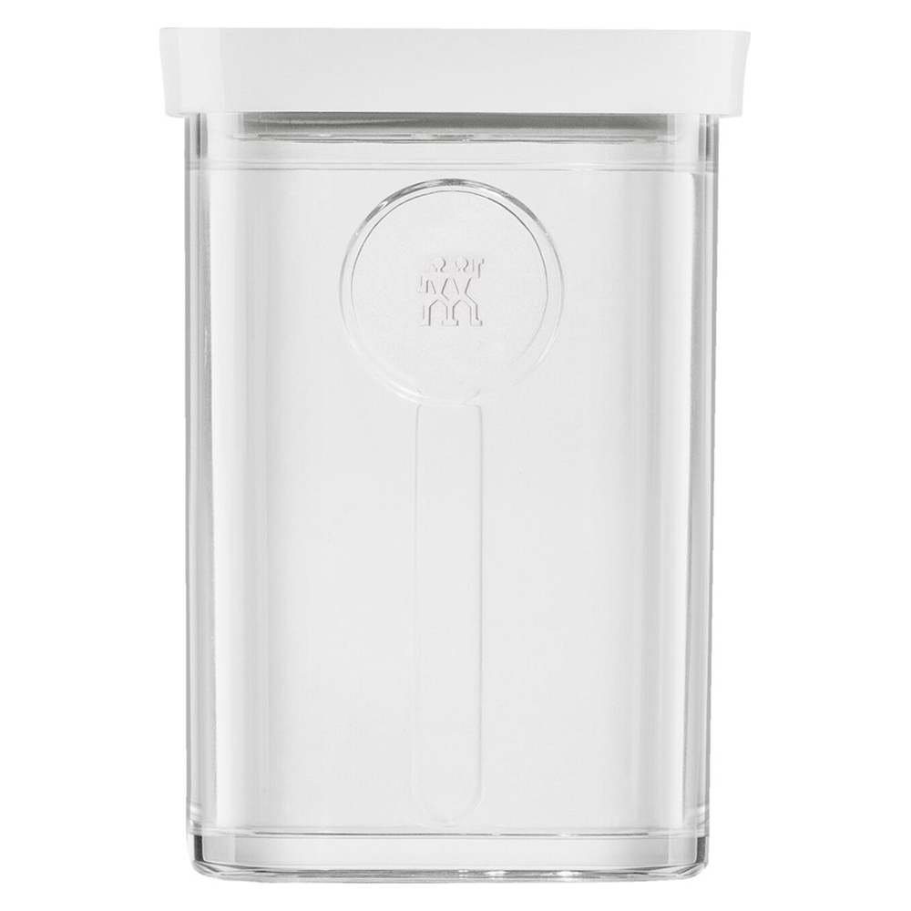 Un recipiente de almacenamiento de alimentos transparente y vacío con tapa blanca y logo.