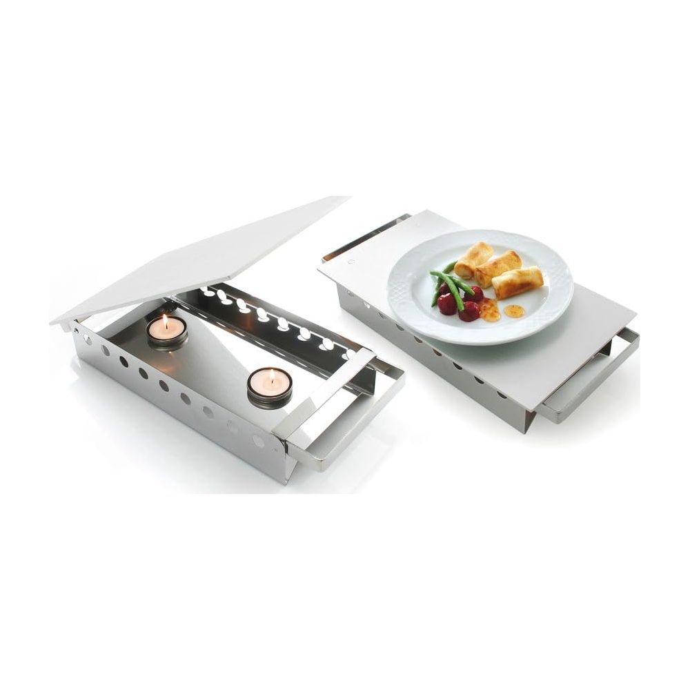 Due contenitori in acciaio inox. Uno con candele, l'altro con cibo.