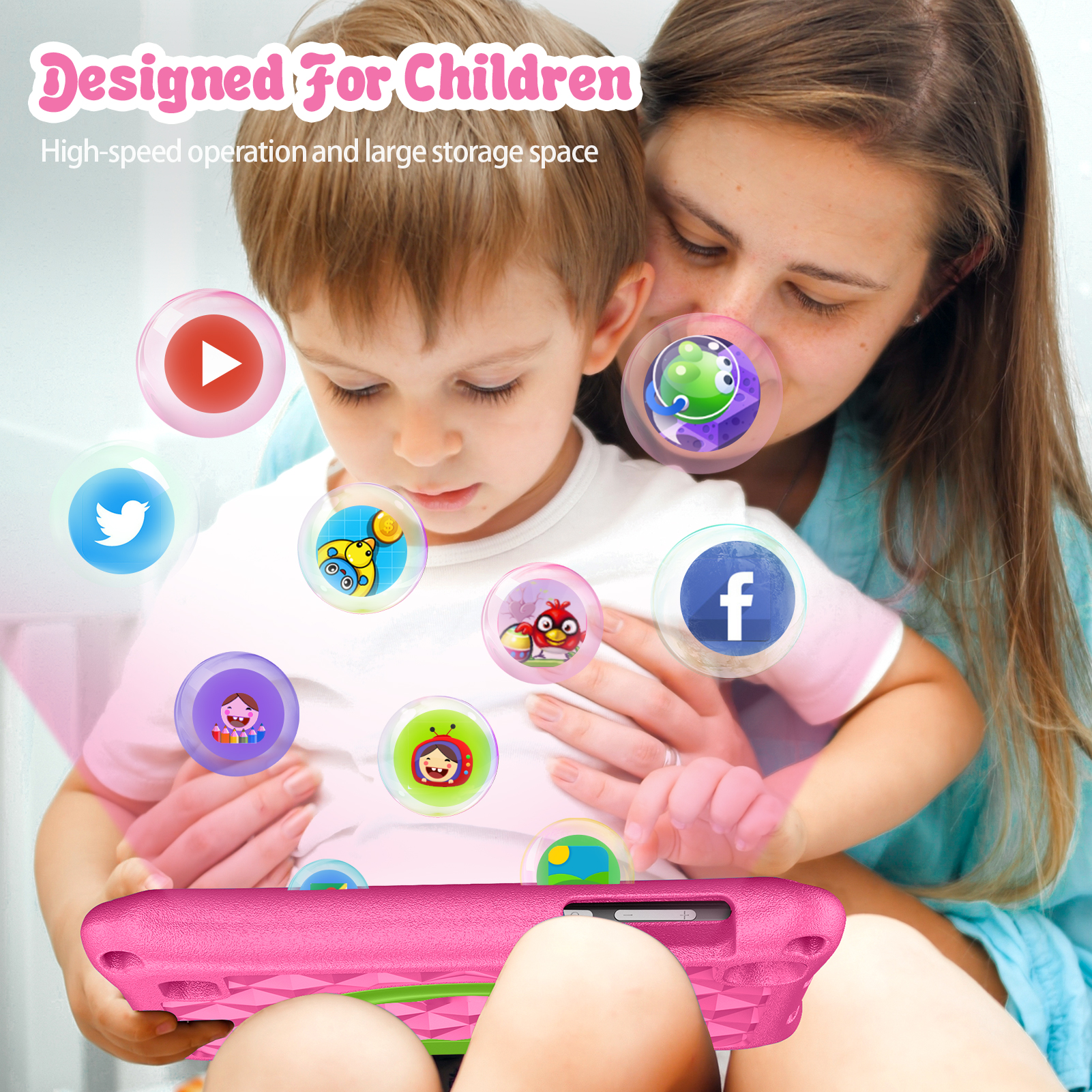 Frau und Kind halten ein rosa Tablet mit App-Symbolen wie YouTube, Twitter, Facebook.