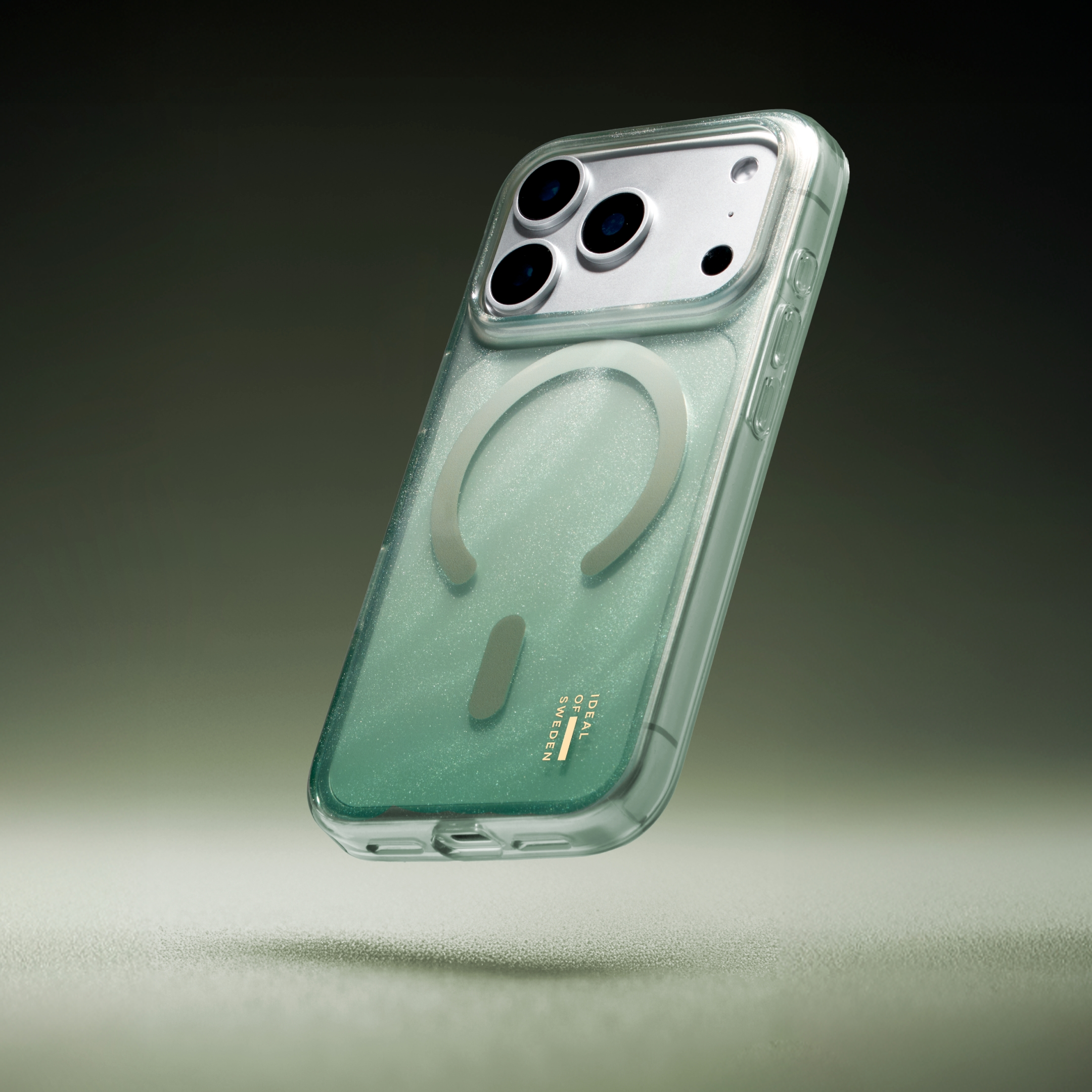 Transparente Handyhülle mit Glitzer in Mintgrün und MagSafe-Ring.