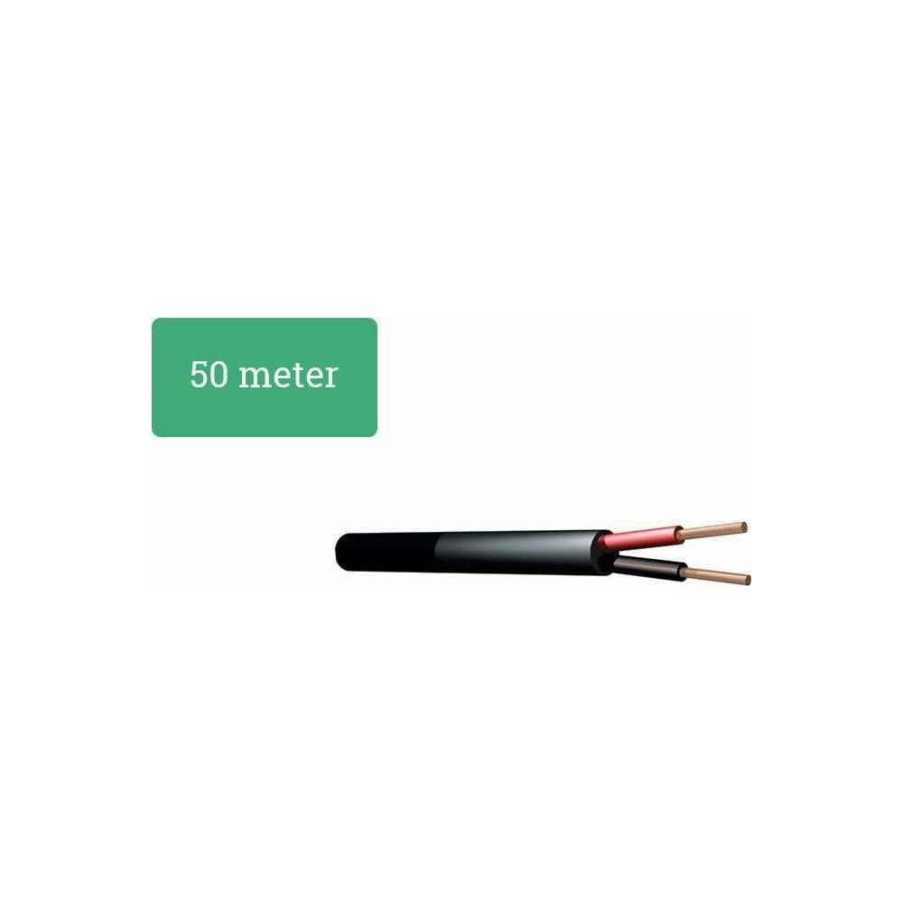 Un cable negro de 50 metros con dos extremos de cobre expuestos.