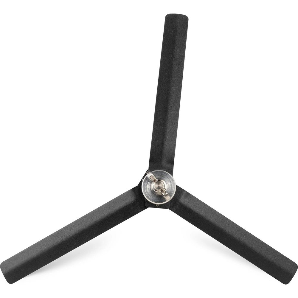 Soporte negro de tres patas con conexión central plateada.