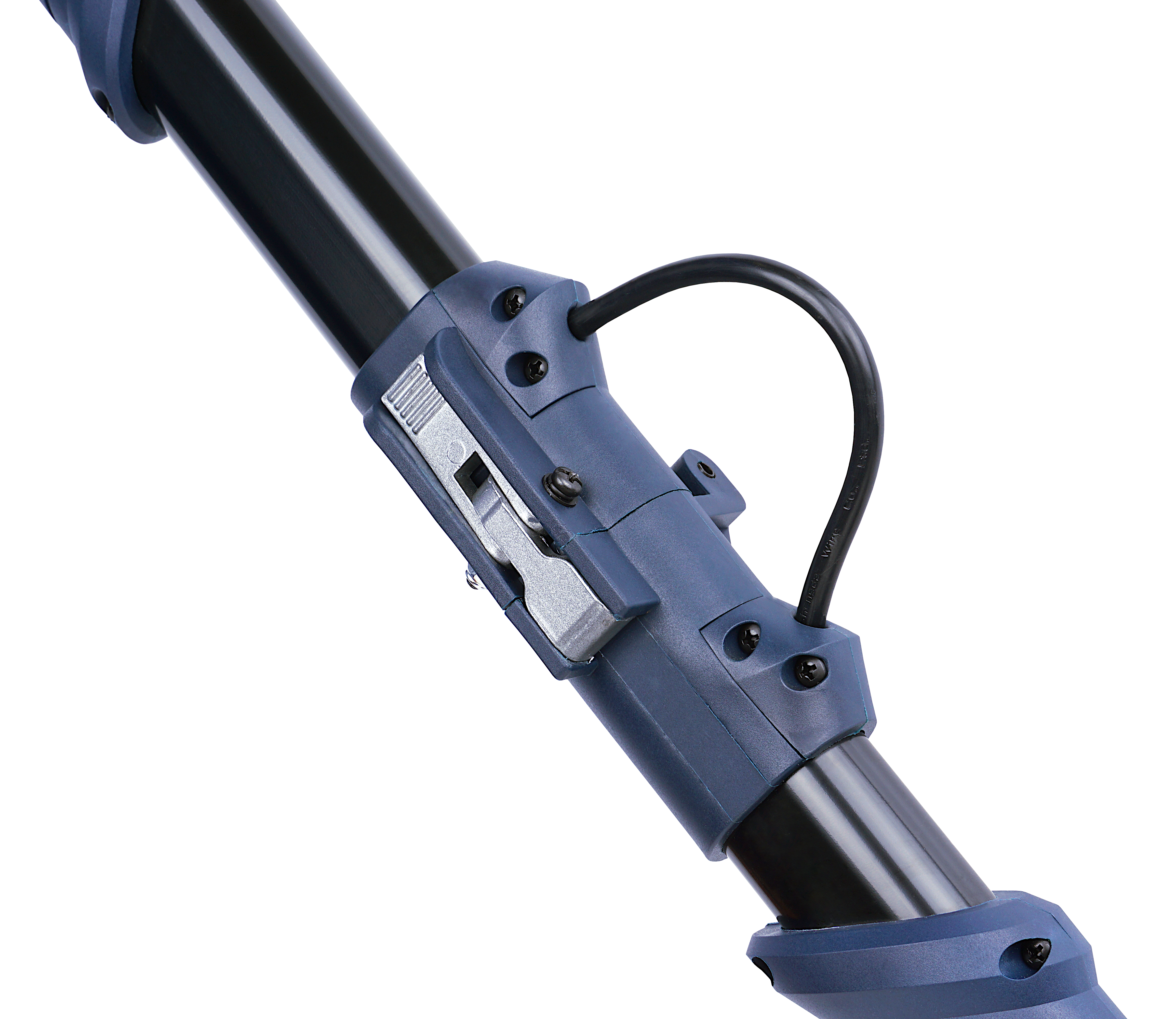 Niebieski plastikowy uchwyt ze srebrną dźwignią i czarnym kablem.