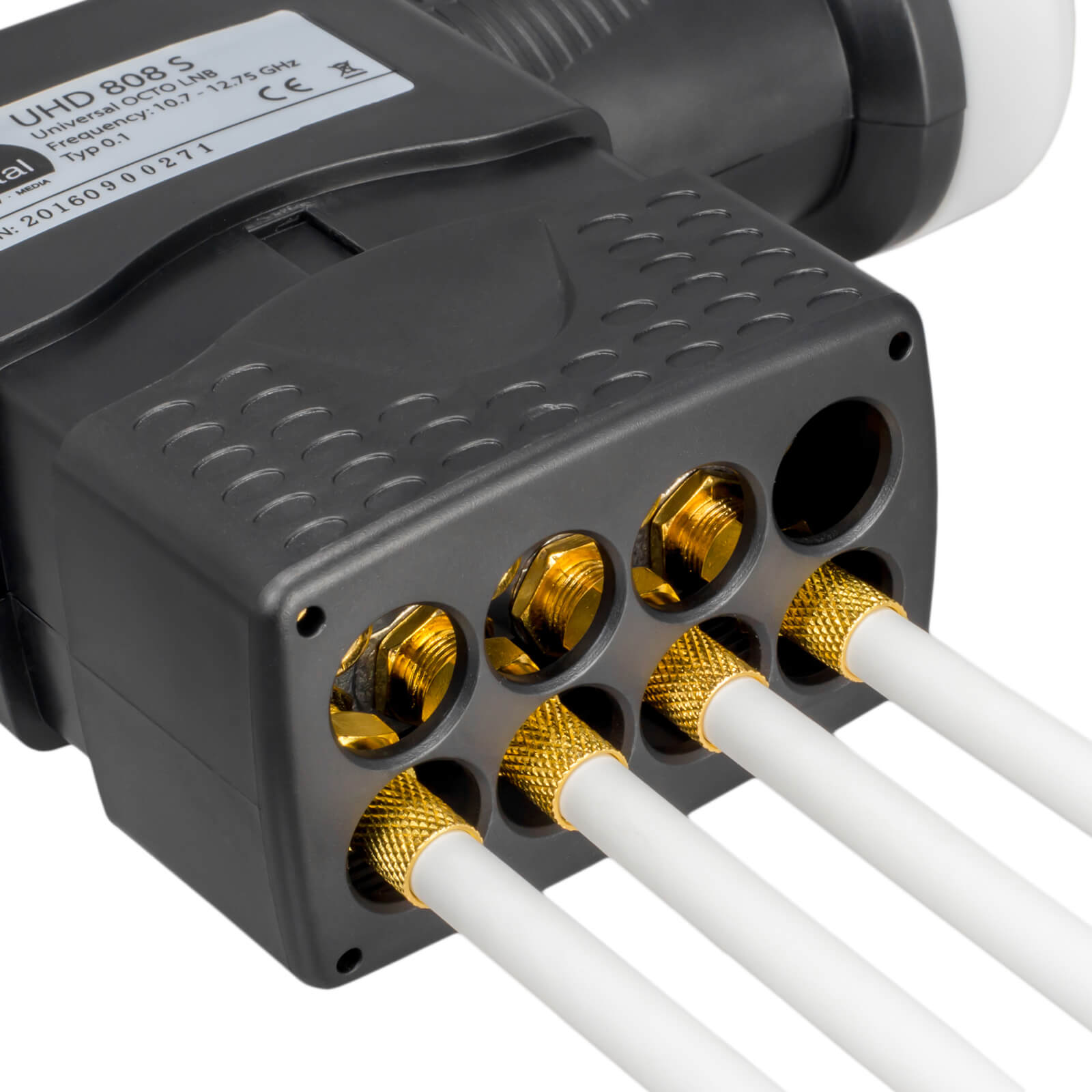Schwarzer LNB mit koaxialen Anschlüssen und weißen Kabeln