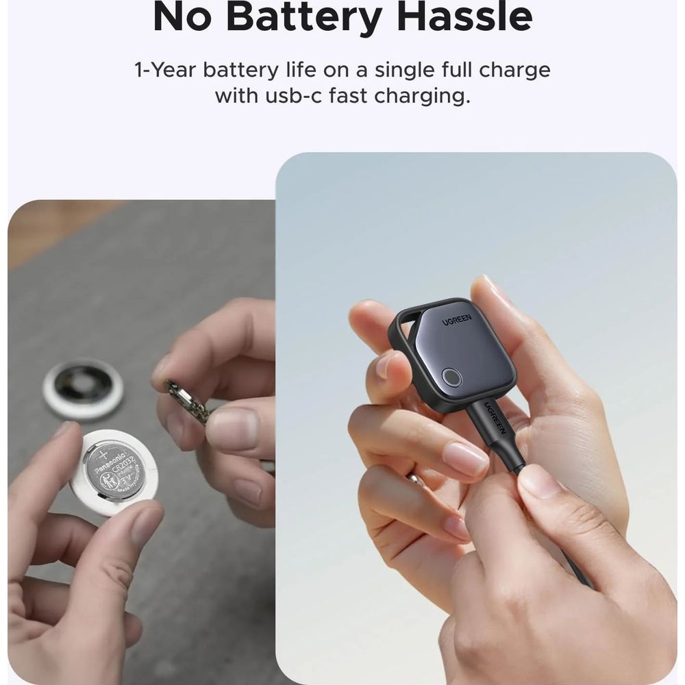 Ręce wymieniają baterię pastylkową w lokalizatorze. Druga ręka trzyma lokalizator z kablem USB-C.