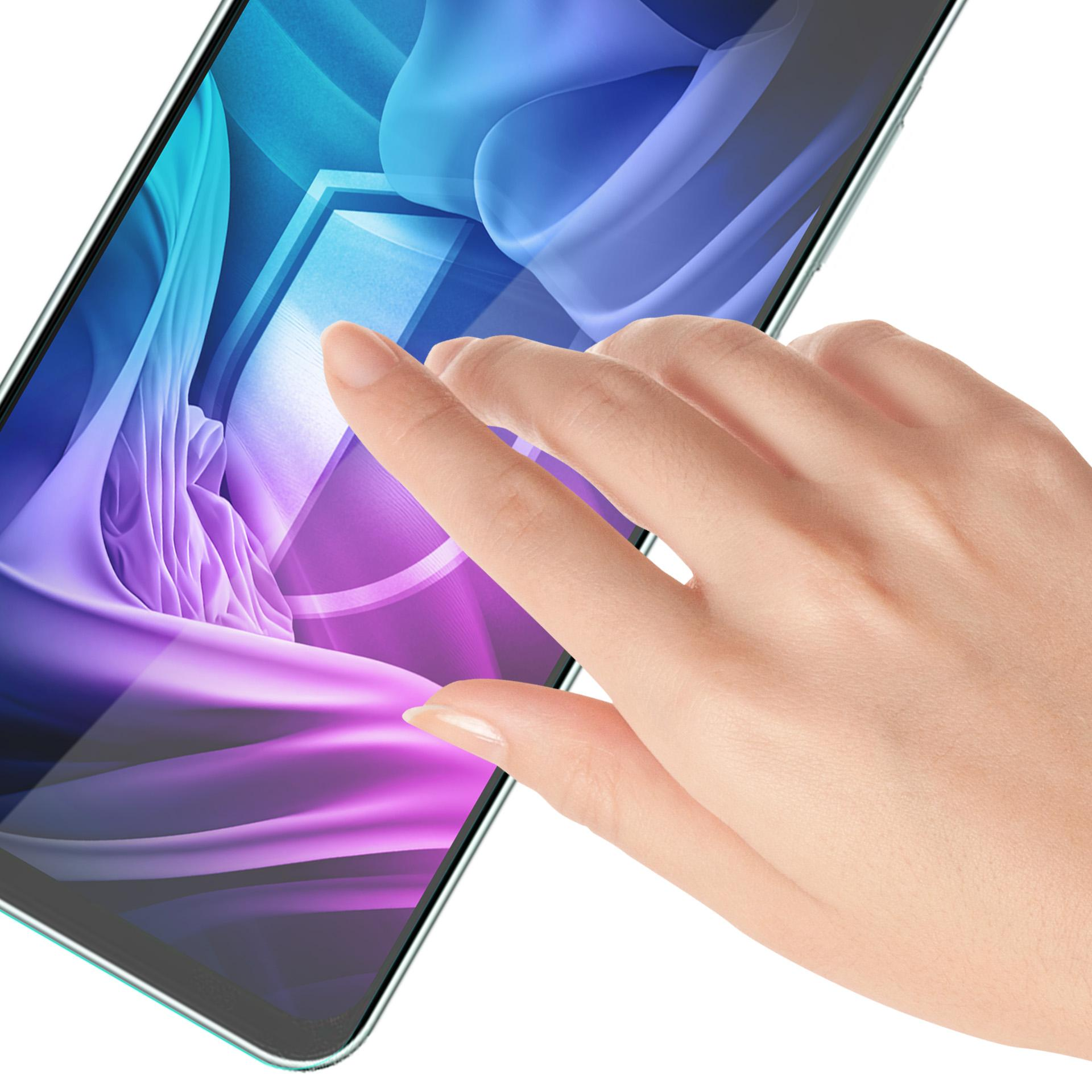 Una mano tocca lo schermo di uno smartphone con grafica astratta blu e viola.