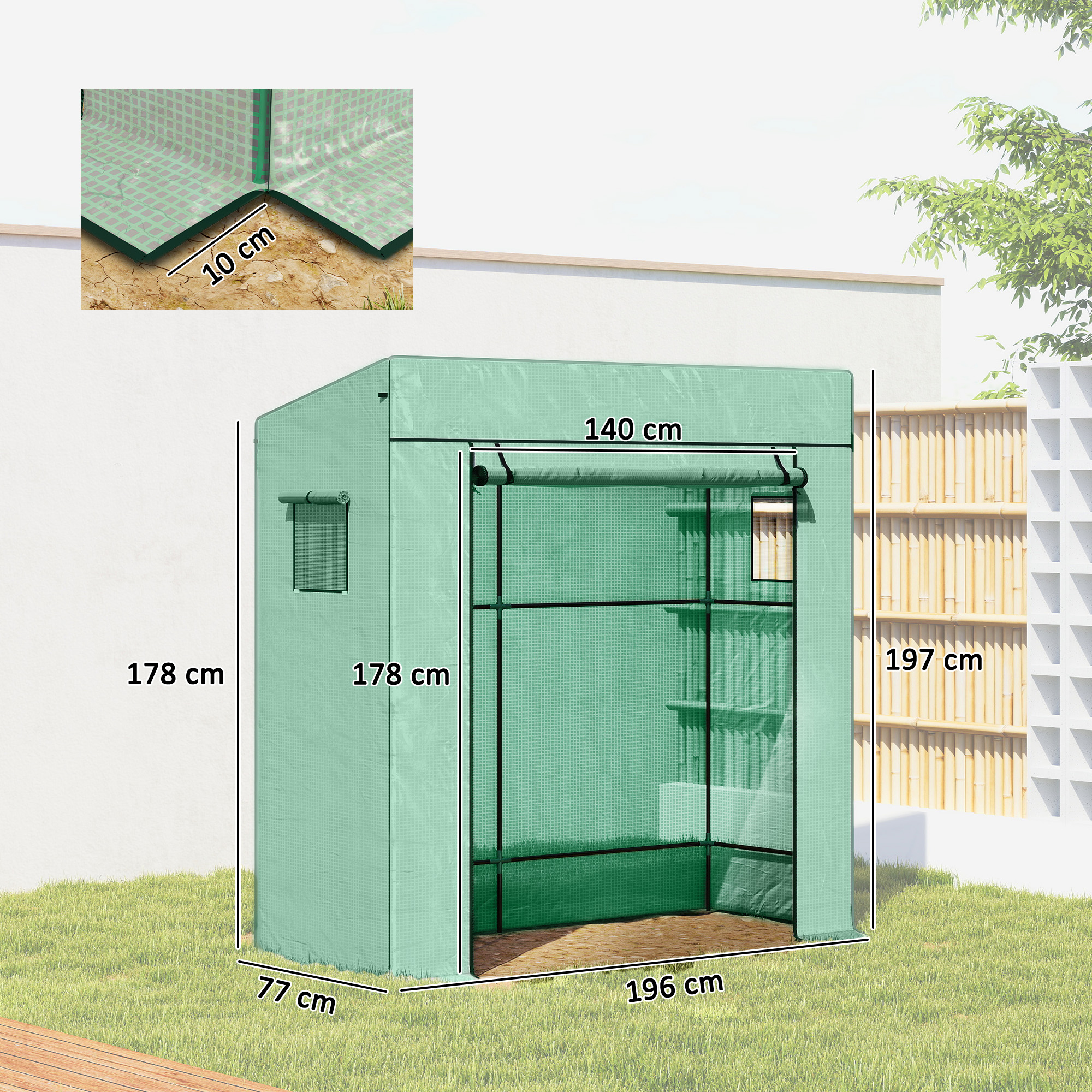 Un invernadero verde con dimensiones, sobre hierba al aire libre.