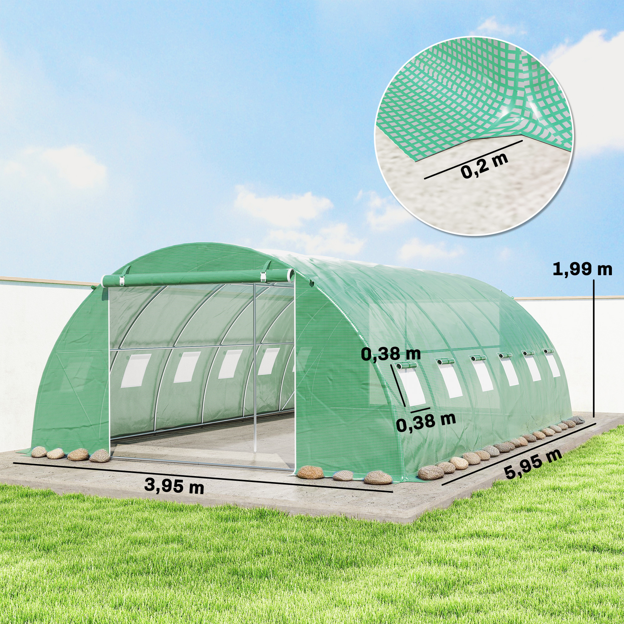 Invernadero verde sobre base de hormigón con ventanas y dimensiones.