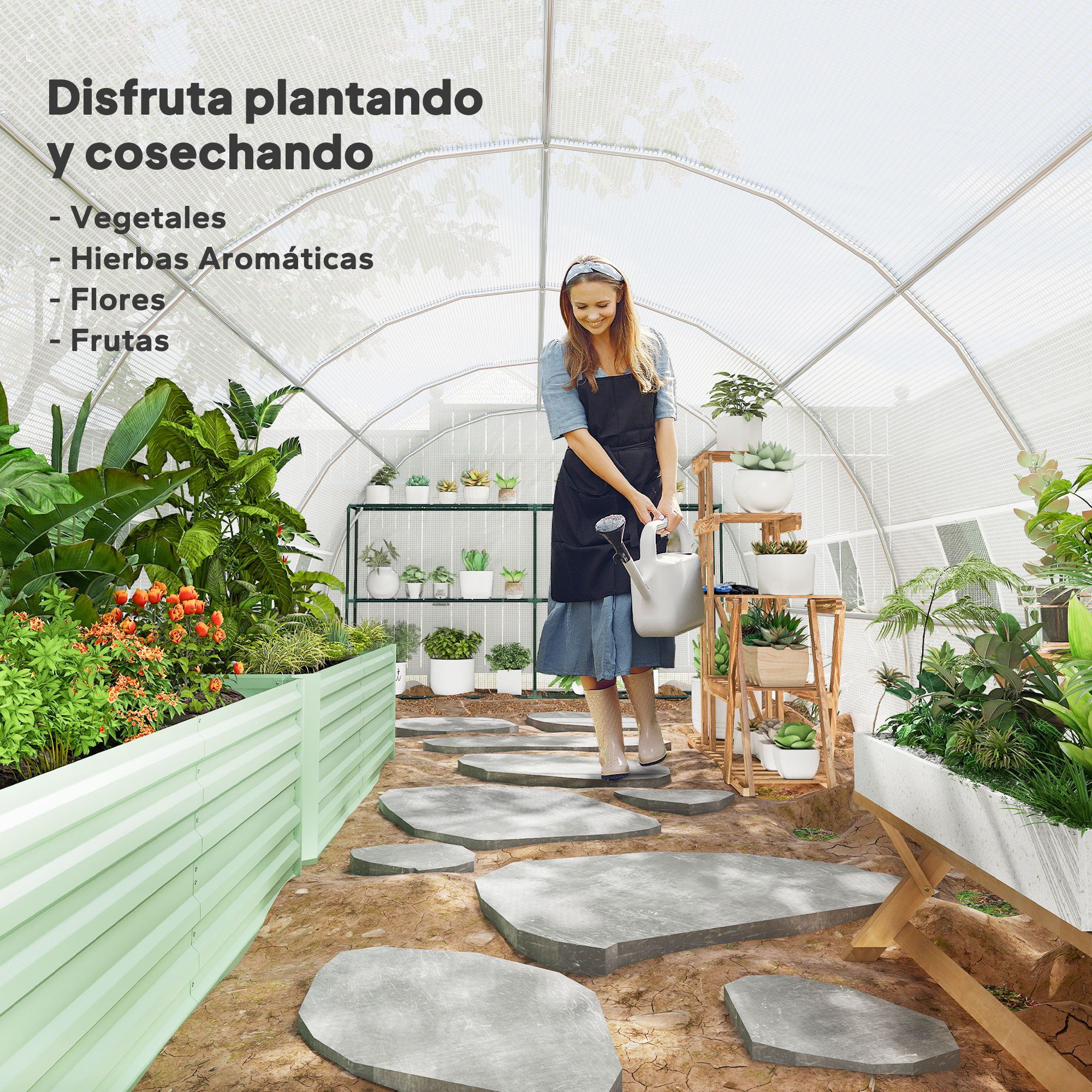 Una mujer riega plantas en un invernadero con escalones y bancales elevados.