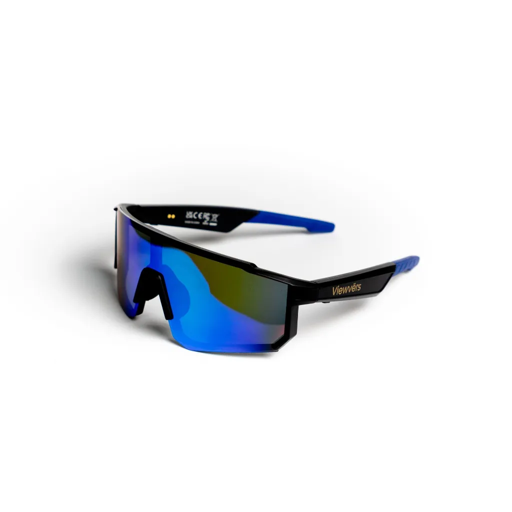 Gafas de sol deportivas negras con lentes y patillas azules. Logo Viewwers.