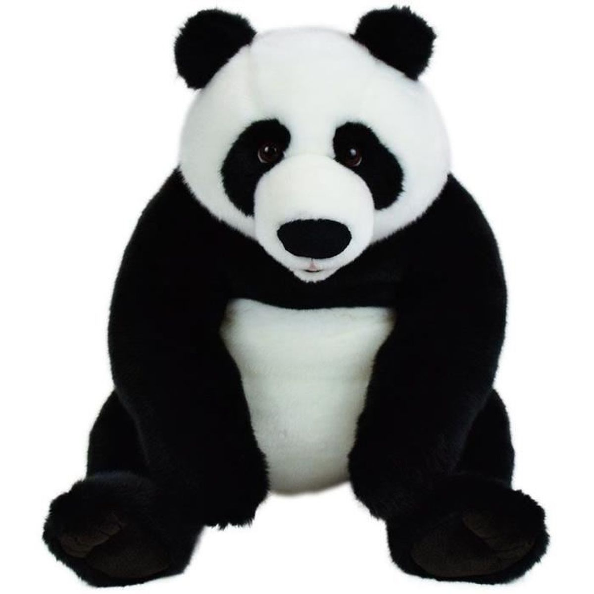 Un panda en peluche assis de face sur fond blanc.