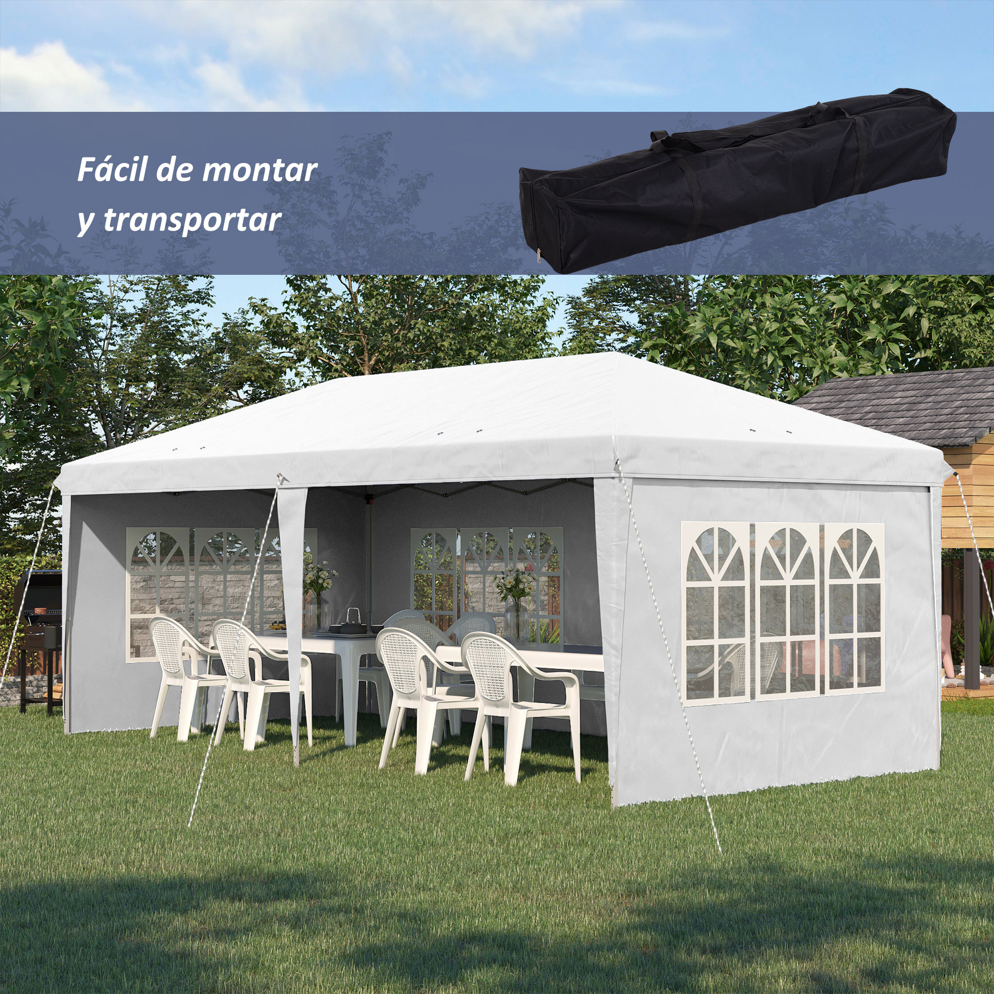 Carpa blanca con mesas y sillas sobre césped. Bolsa de transporte negra al fondo.