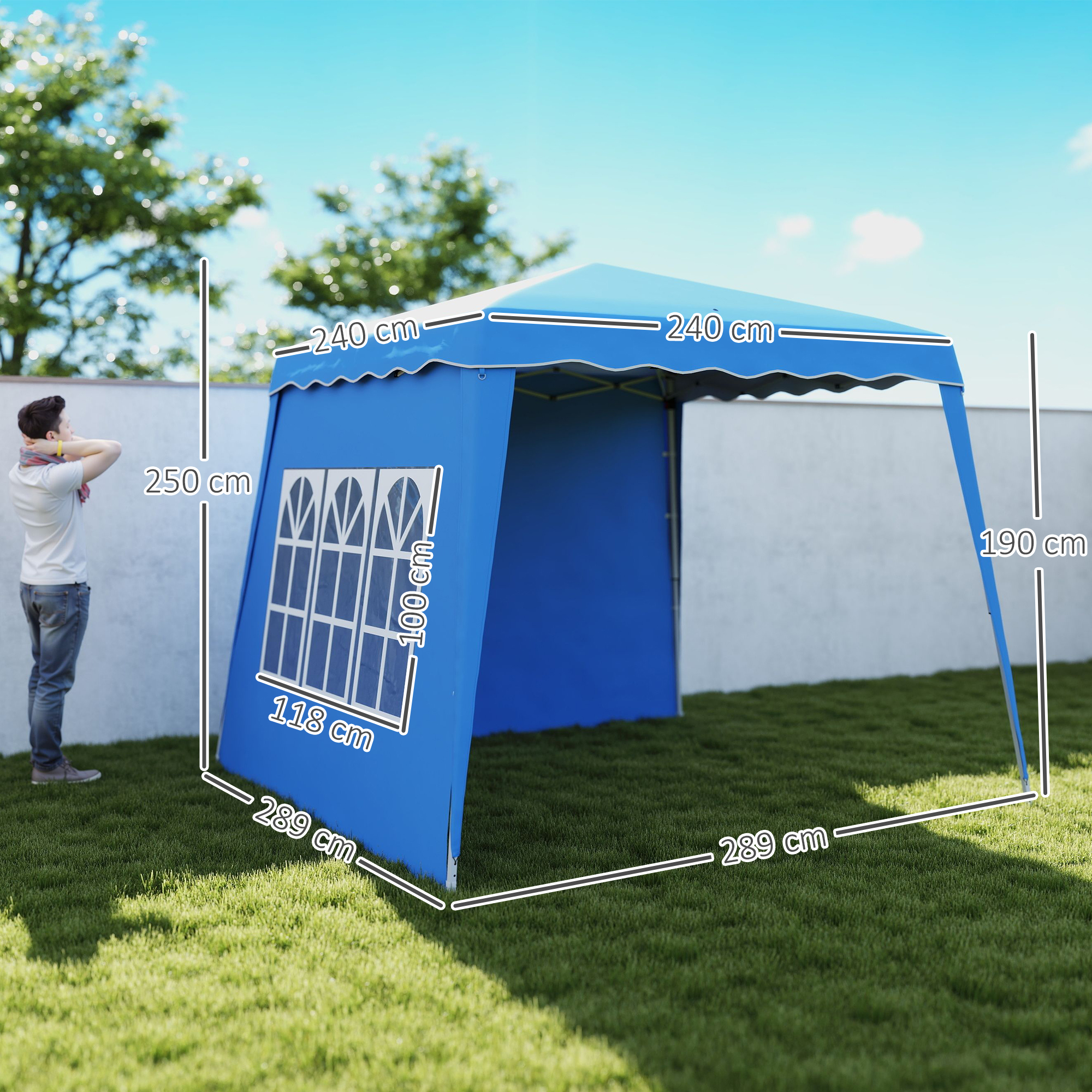 Un hombre junto a una carpa azul con medidas.