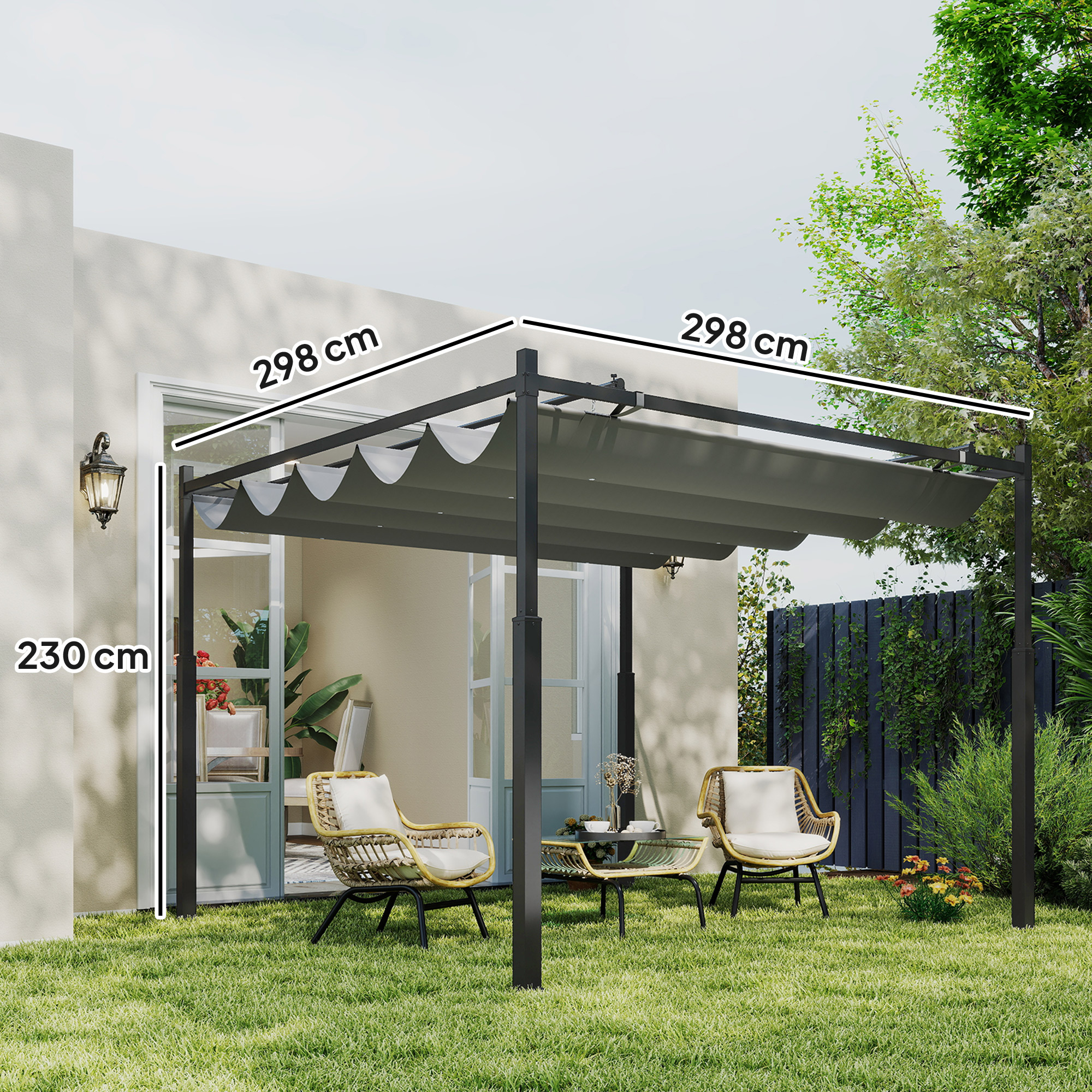 Una pérgola oscura con toldo retráctil sobre dos sillas de mimbre y una mesa.