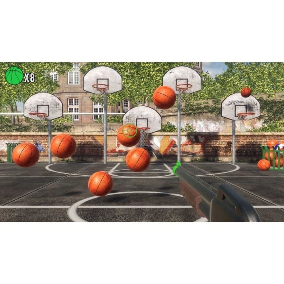 Gioco di basket con più palloni e una pistola.
