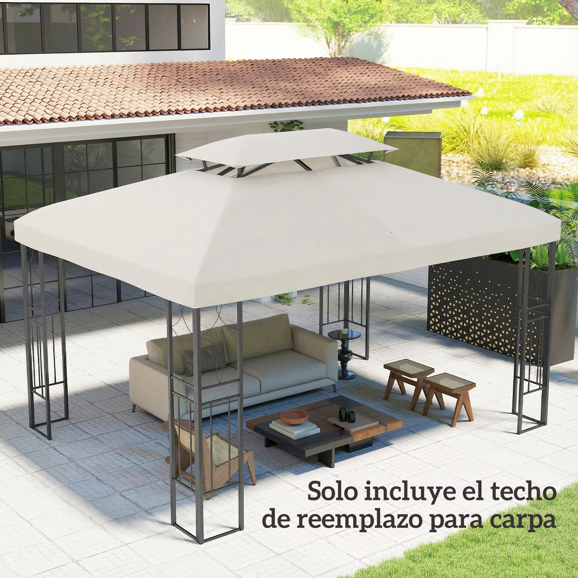 Un cenador beige con asientos en un patio.