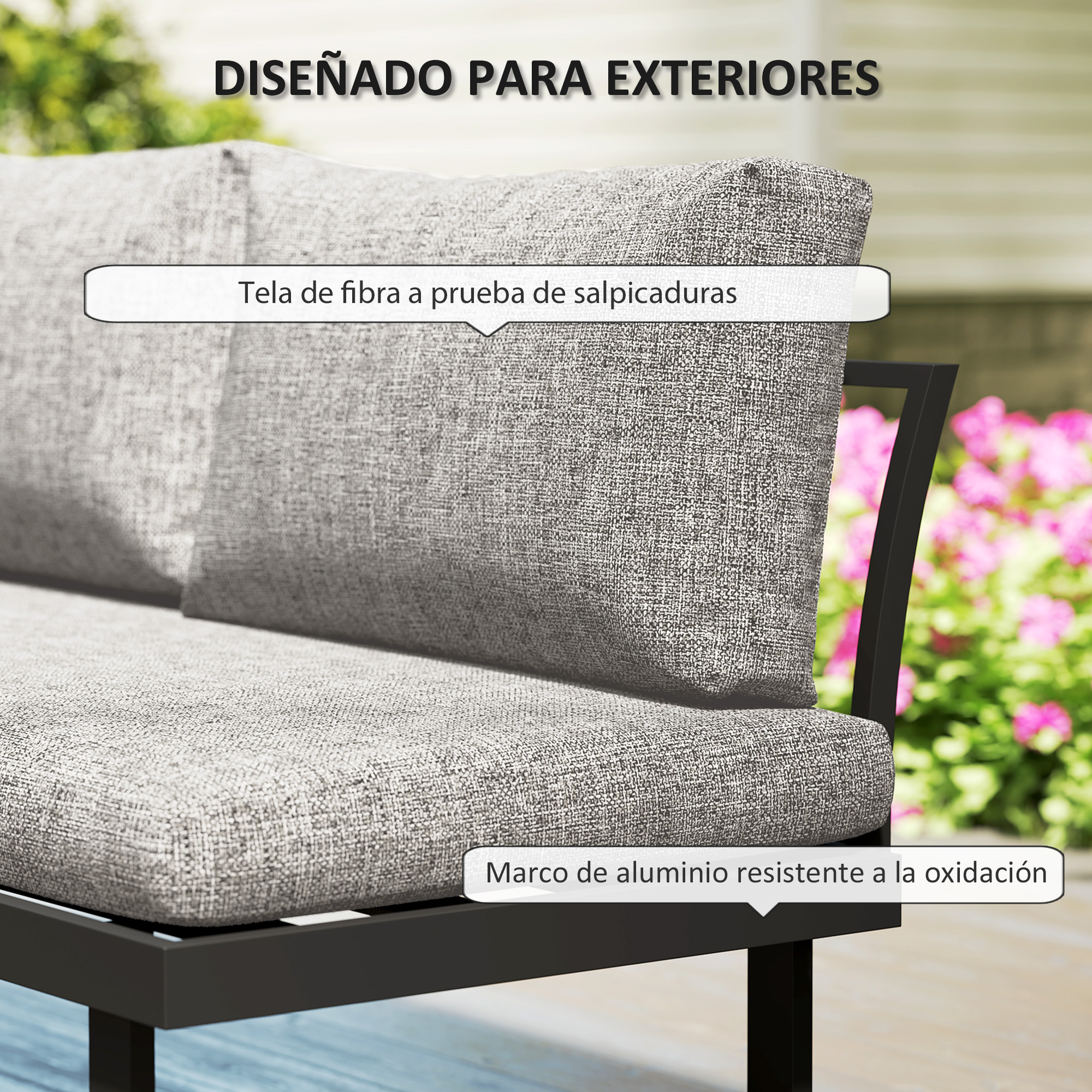 Sofá de exterior gris con tela a prueba de salpicaduras y marco de aluminio.