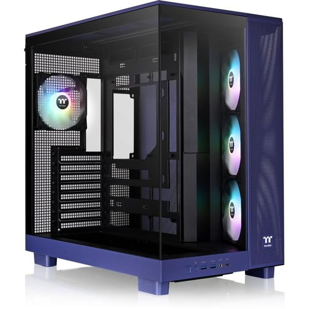 Ein lila Computergehäuse mit Glasfront und RGB-Lüftern.