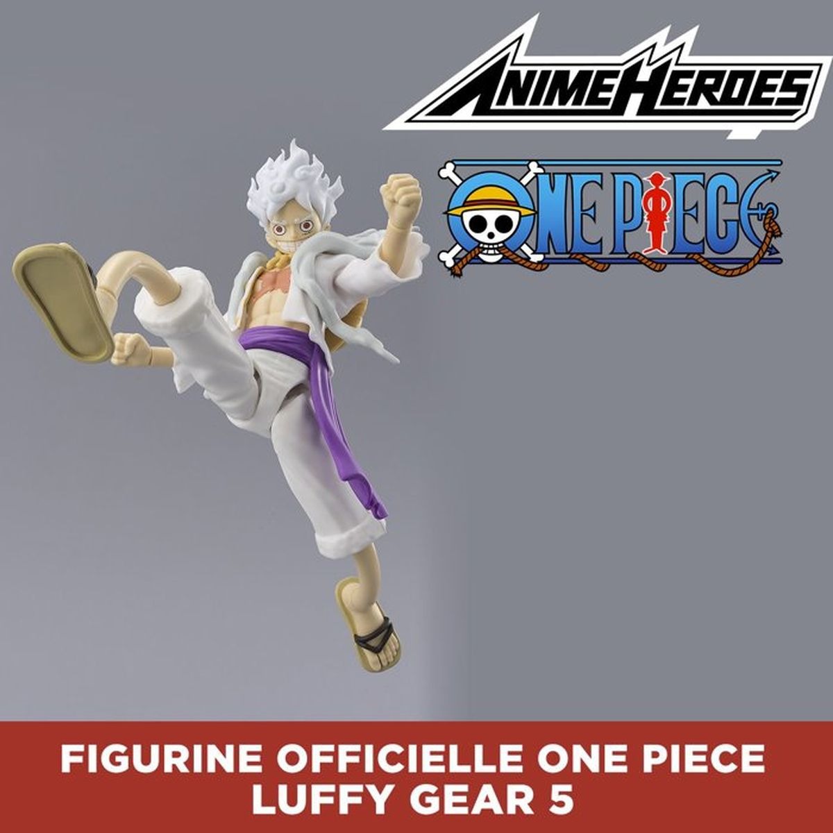 Figur von Monkey D. Luffy in Gear 5 Pose, weiße Haare, weiße Kleidung, lila Gürtel.