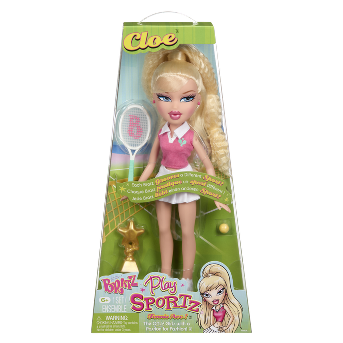 Cloe-Puppe im Tennis-Outfit mit Schläger, Pokal und Tennisball in Verpackung.