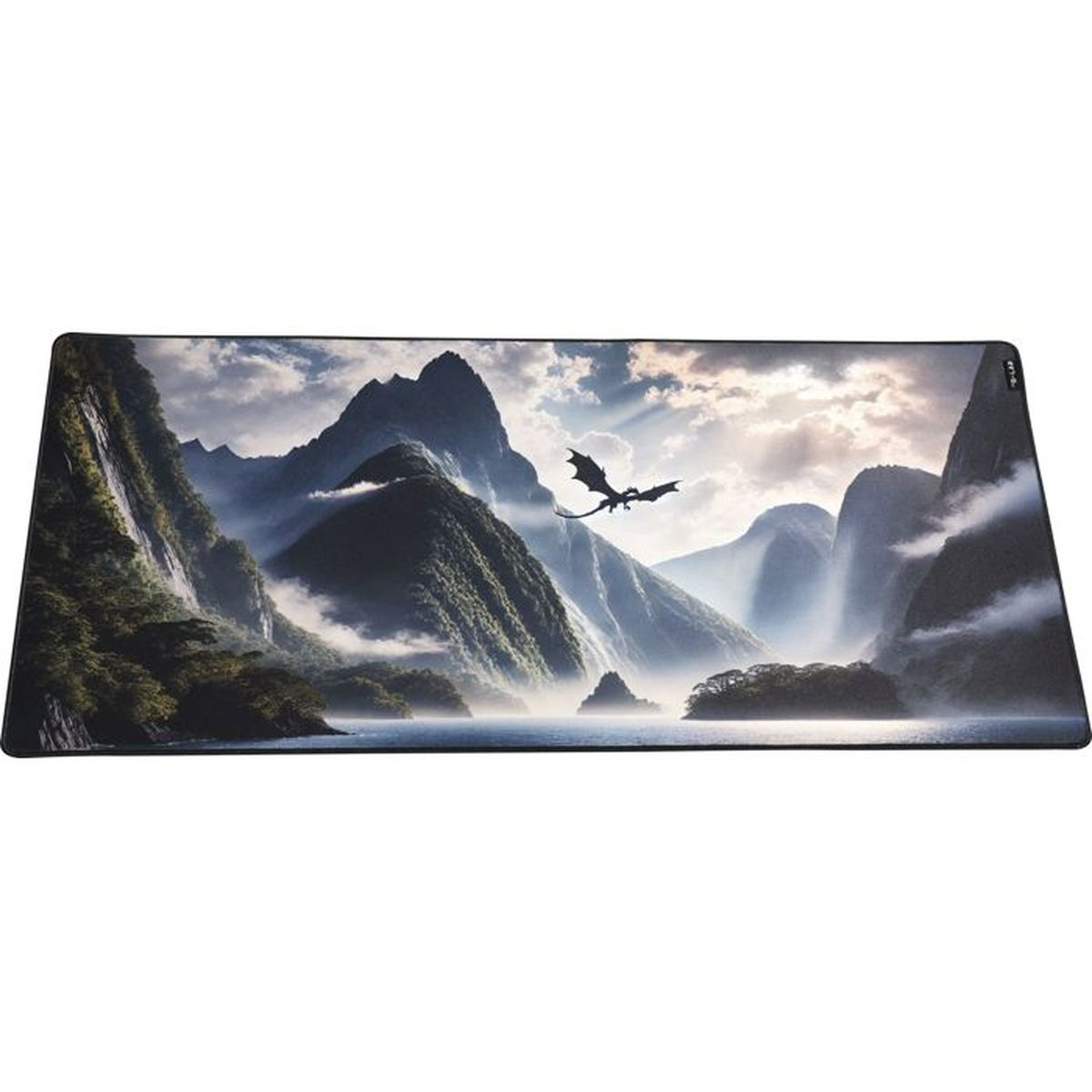 Drache fliegt über bergige Landschaft mit Wasserfällen und Nebel.