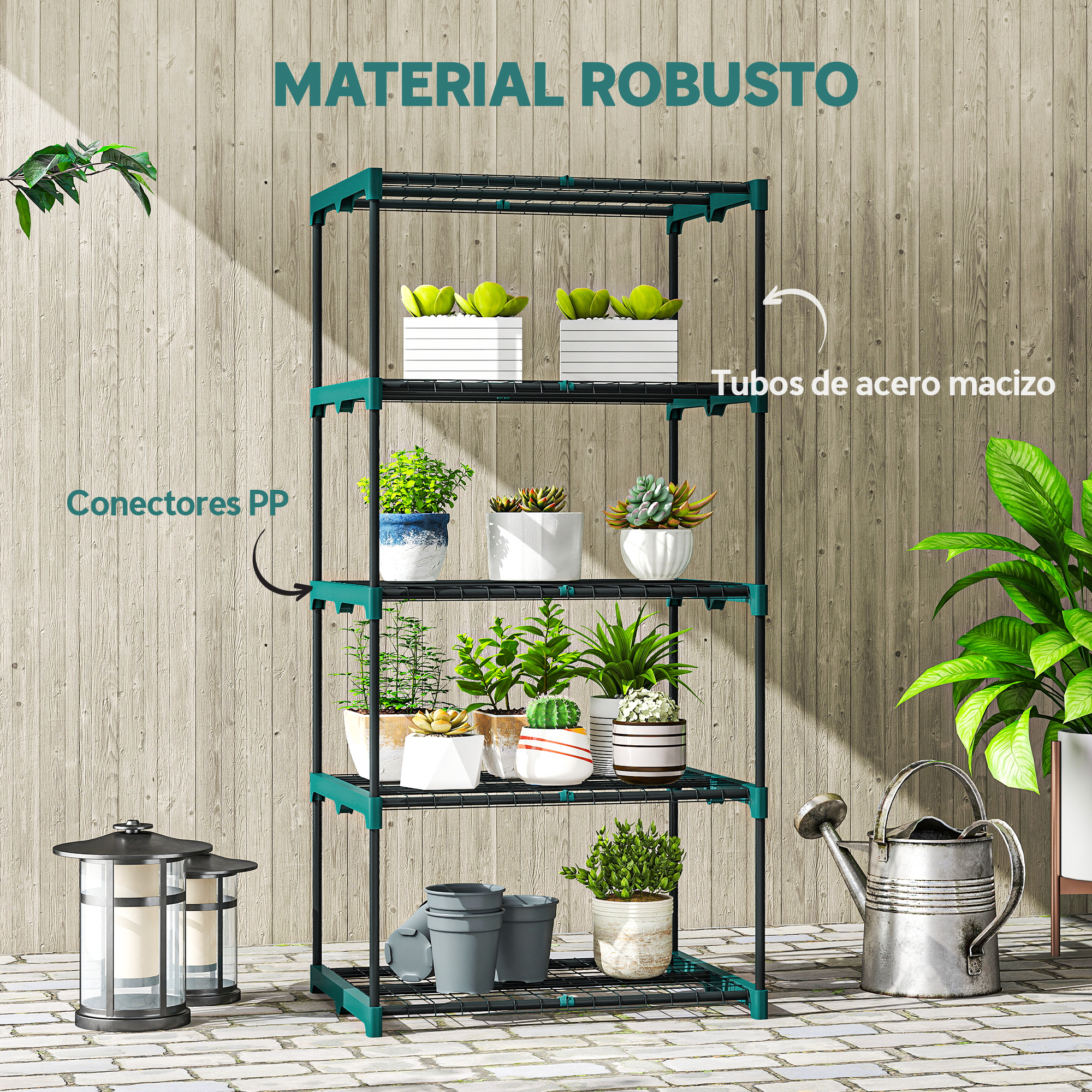Una estantería verde con plantas y decoraciones sobre un fondo de madera.