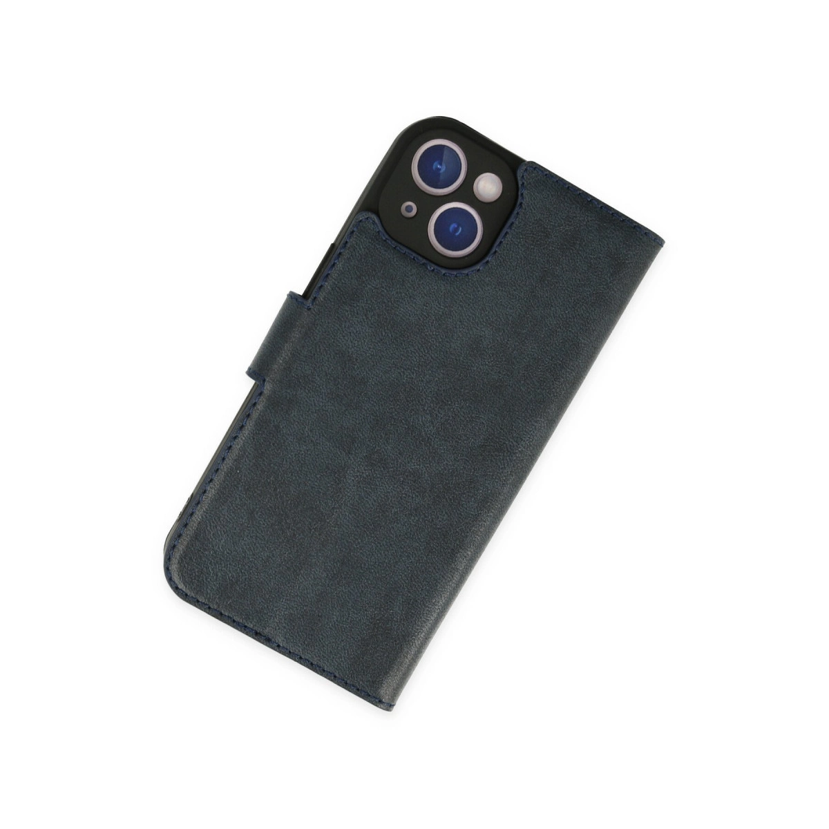 Kamera kesimli lacivert telefon kılıfı. Beyaz arka plan.